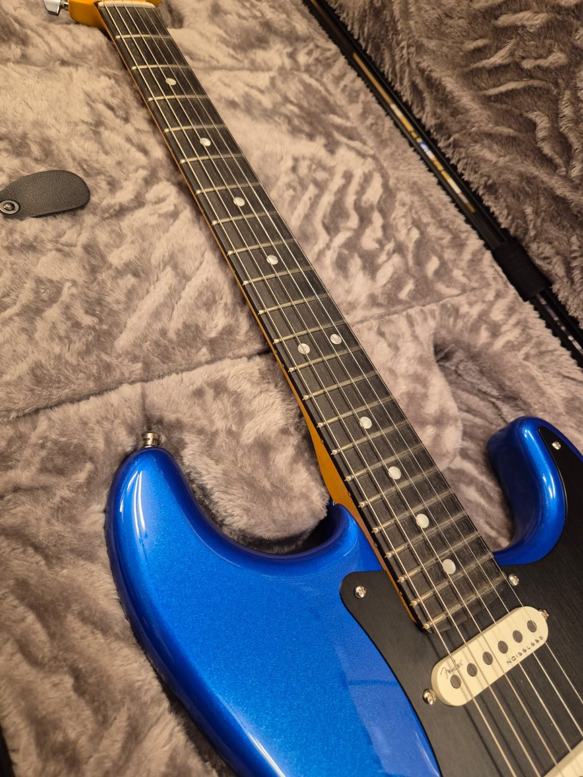 FENDER AMERICAN ULTRA II STRATOCASTER EB HSS NOBLE BLUE
