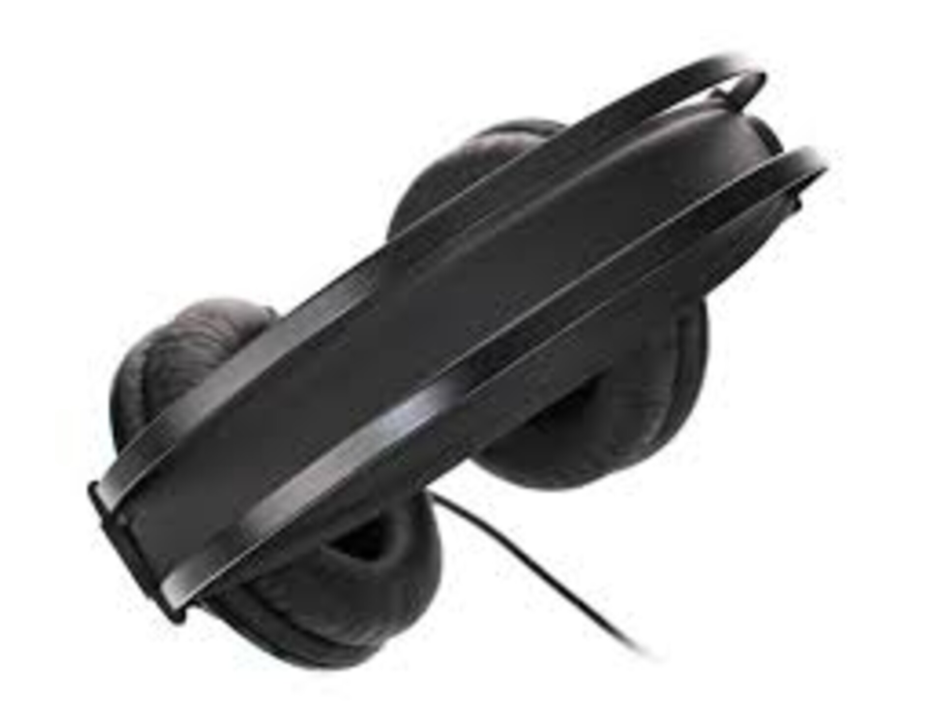 AKG K52