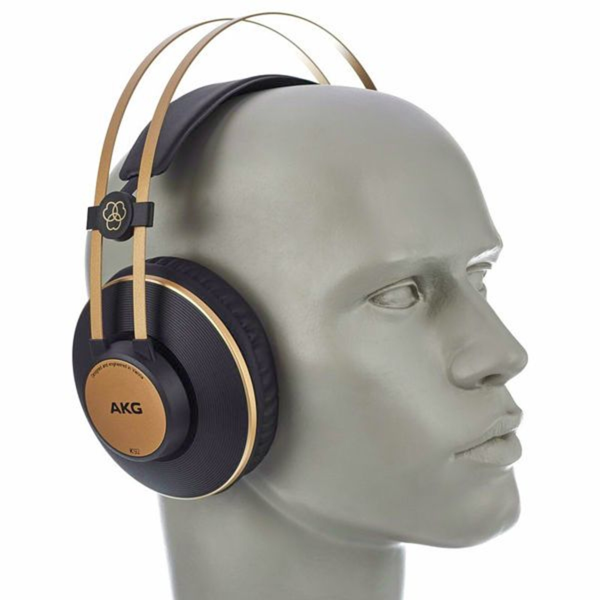 AKG K92