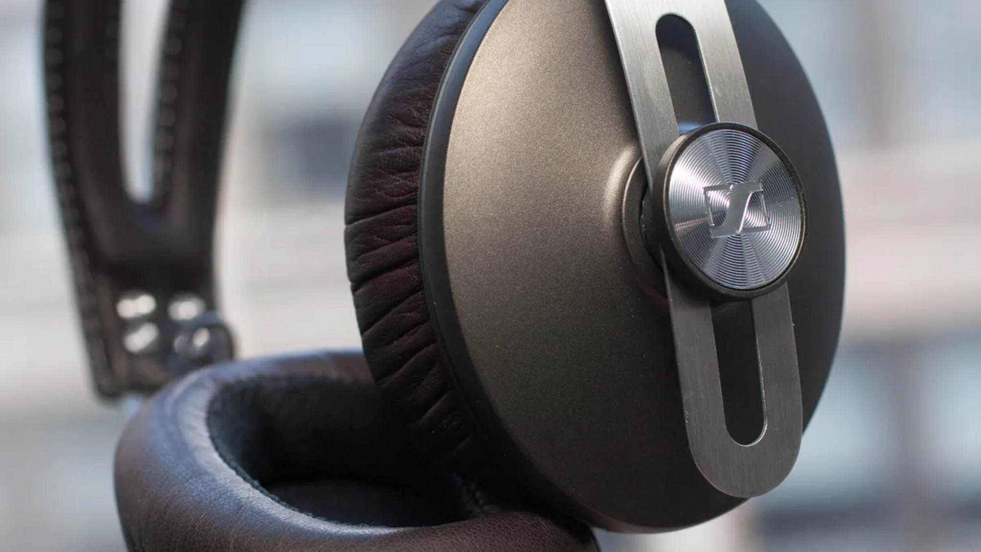 SENNHEISER MOMENTUM