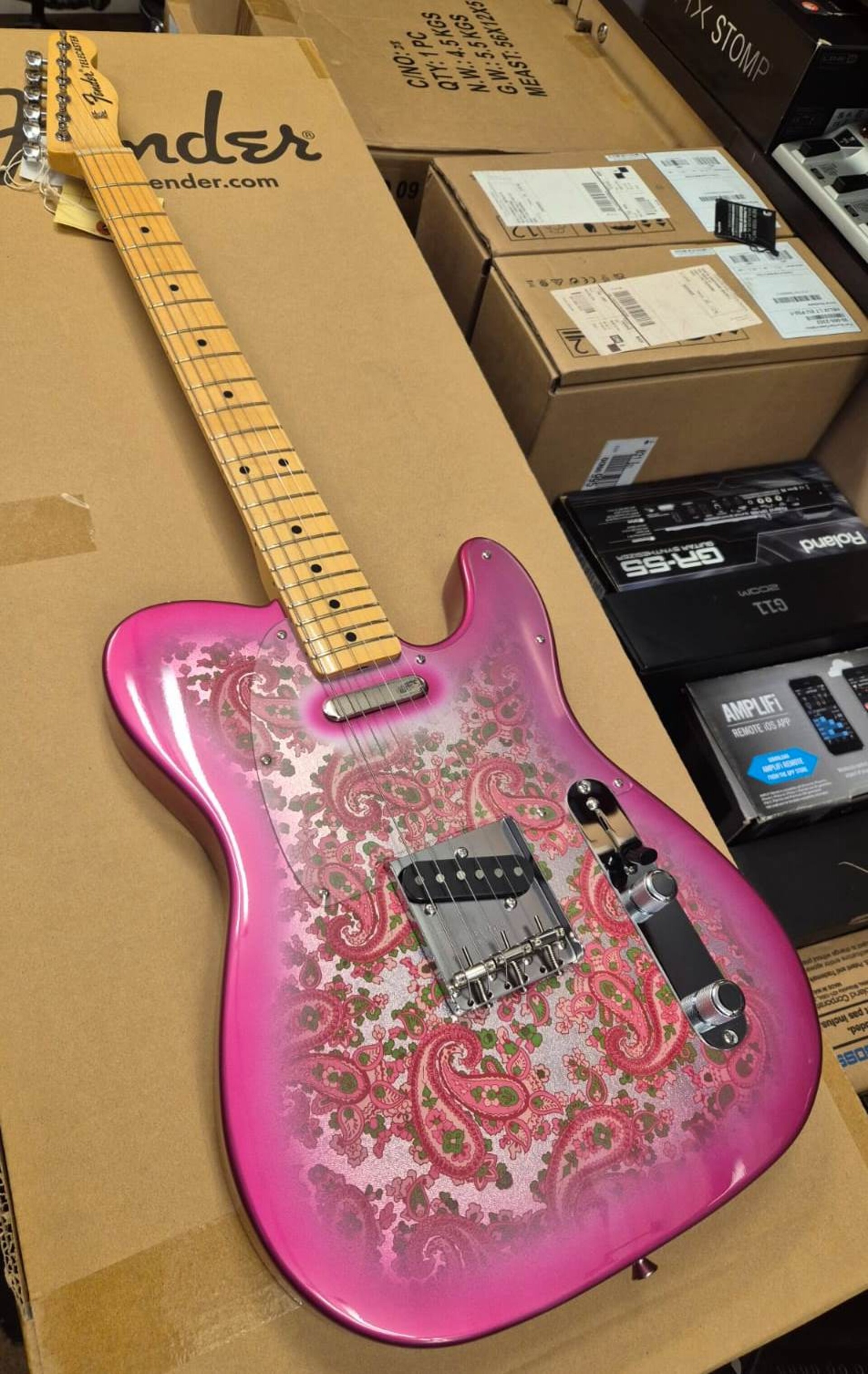 FENDER TELECASTER MADE IN JAPAN PINK PAISLEY LIMITED EDITION