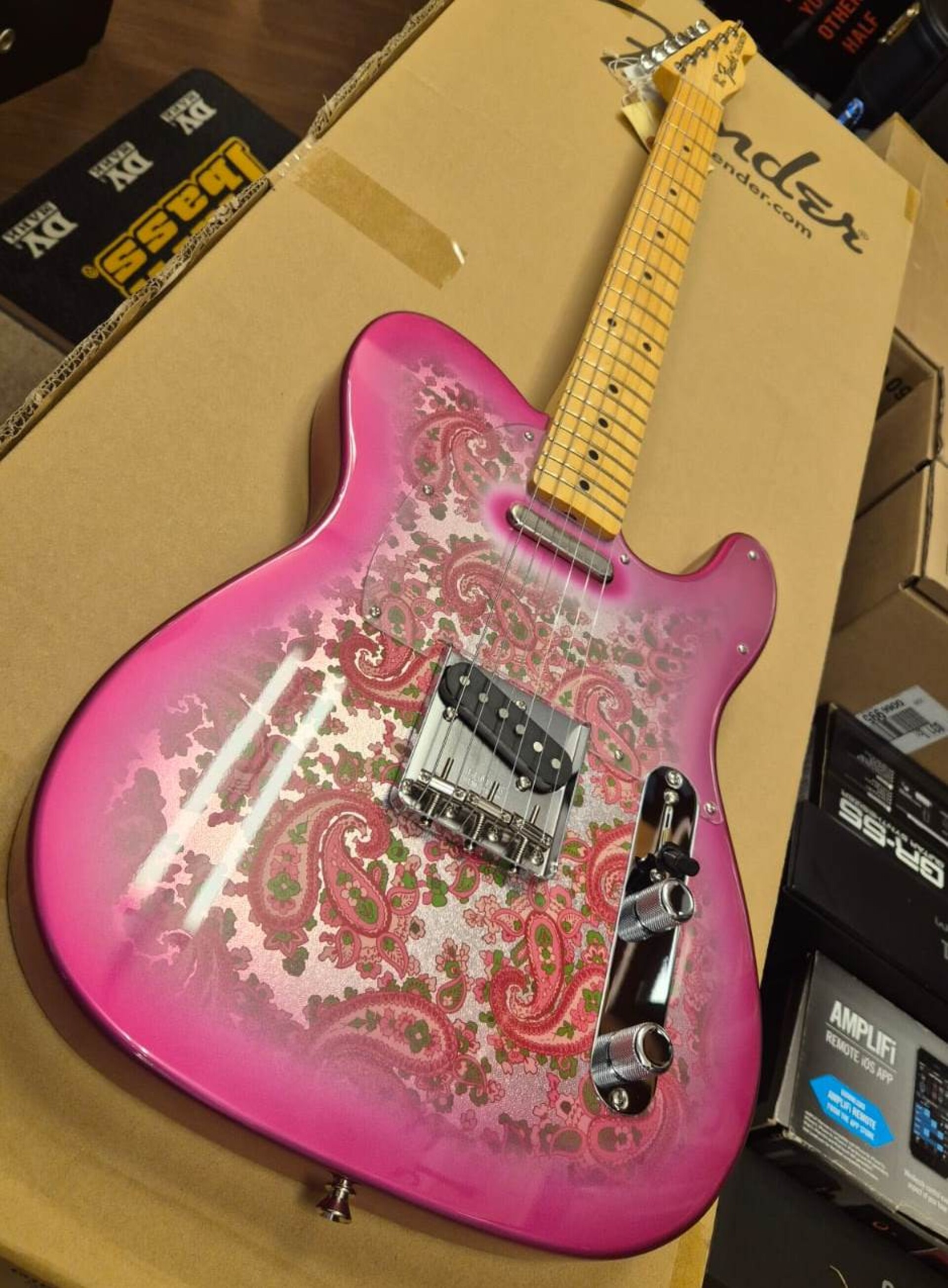 FENDER TELECASTER MADE IN JAPAN PINK PAISLEY LIMITED EDITION