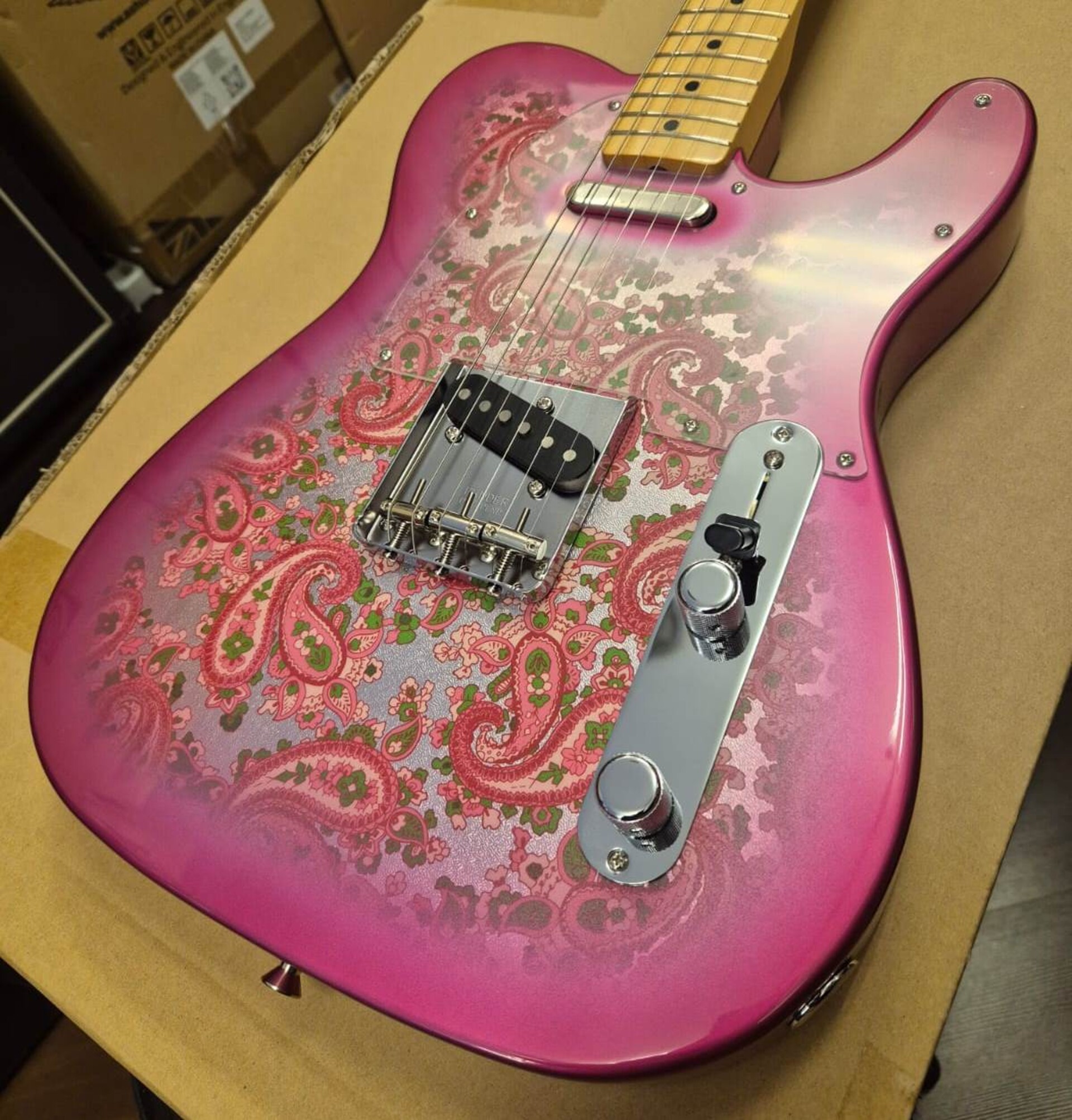 FENDER TELECASTER MADE IN JAPAN PINK PAISLEY LIMITED EDITION
