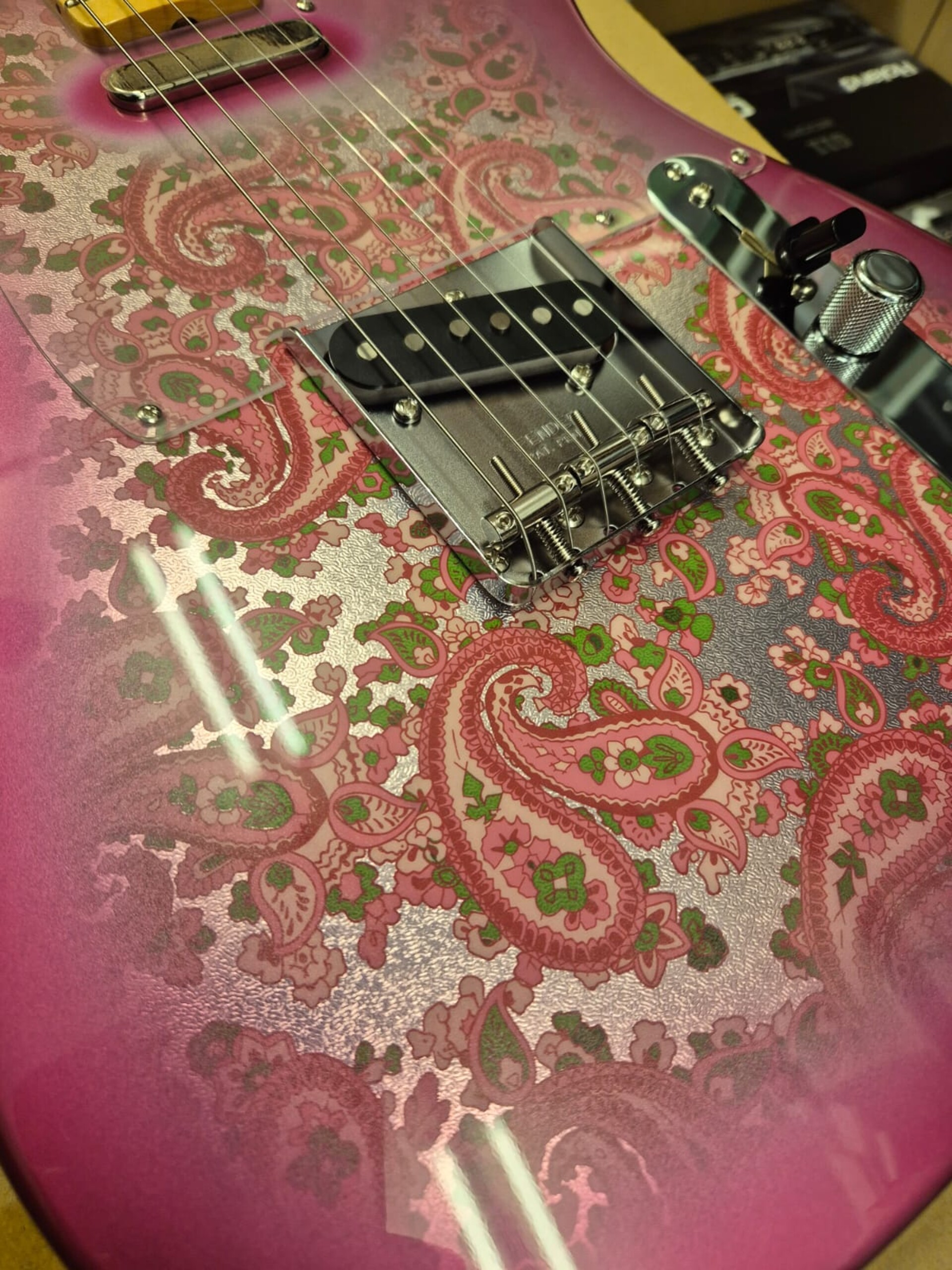 FENDER TELECASTER MADE IN JAPAN PINK PAISLEY LIMITED EDITION