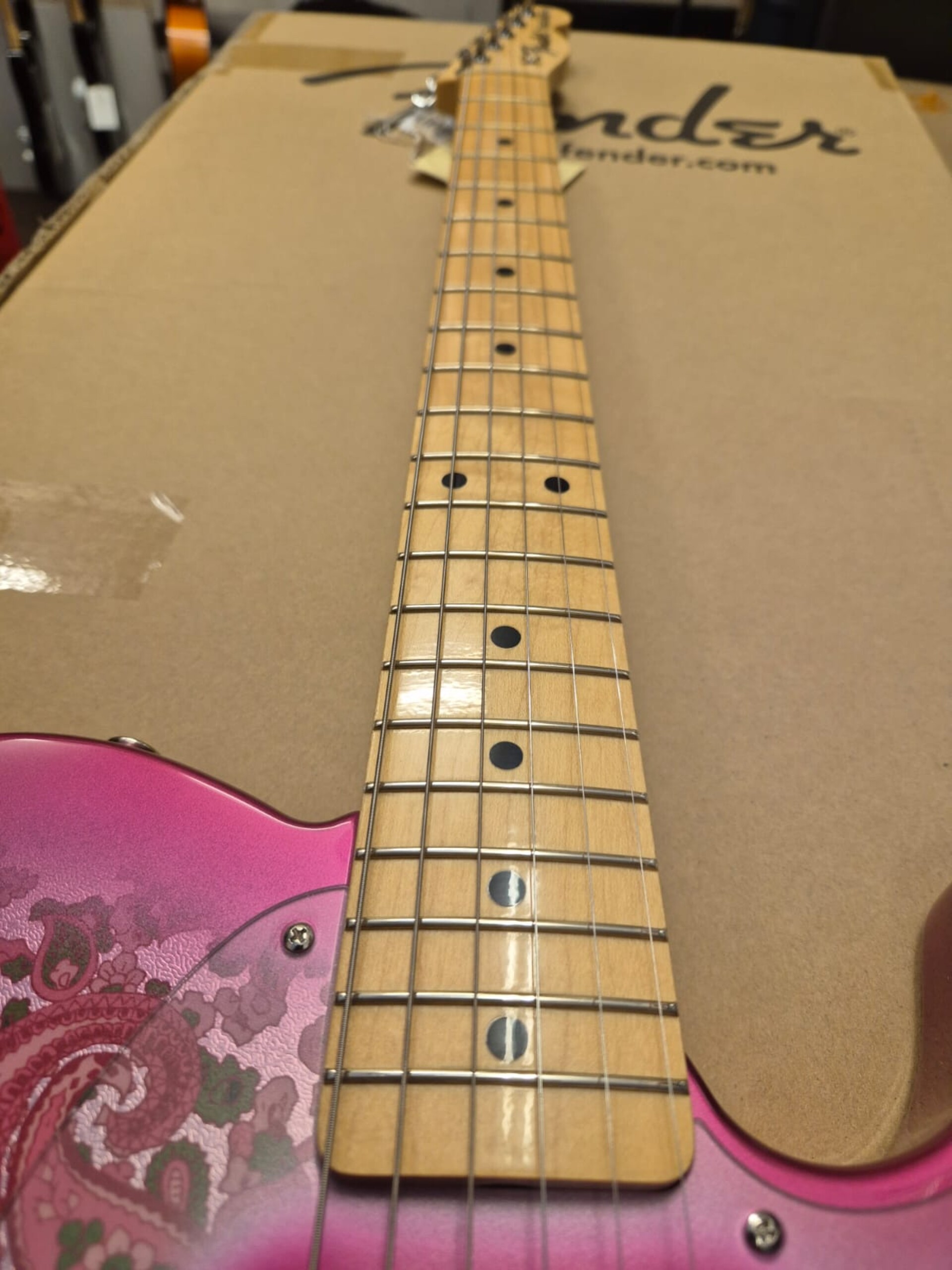 FENDER TELECASTER MADE IN JAPAN PINK PAISLEY LIMITED EDITION