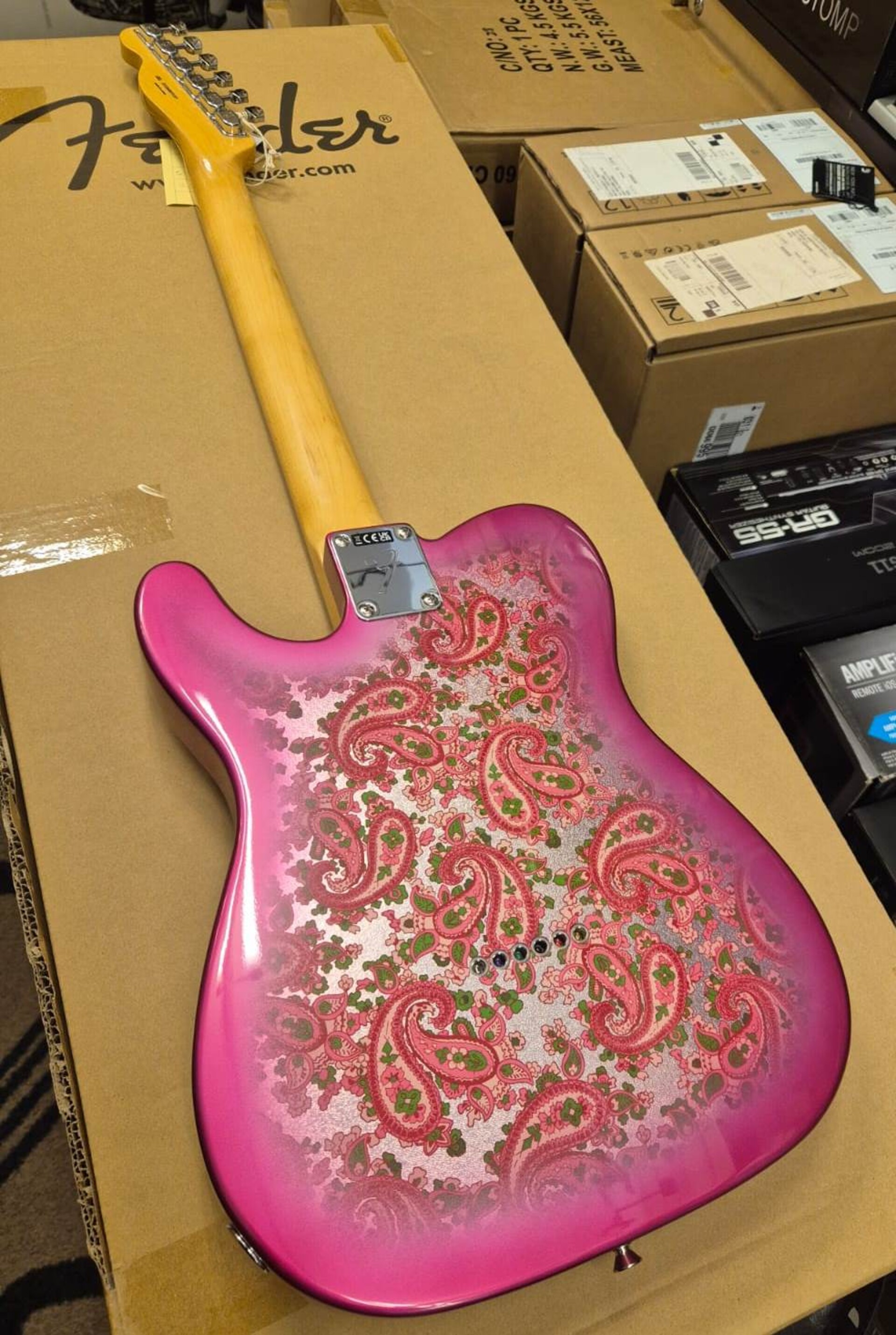 FENDER TELECASTER MADE IN JAPAN PINK PAISLEY LIMITED EDITION