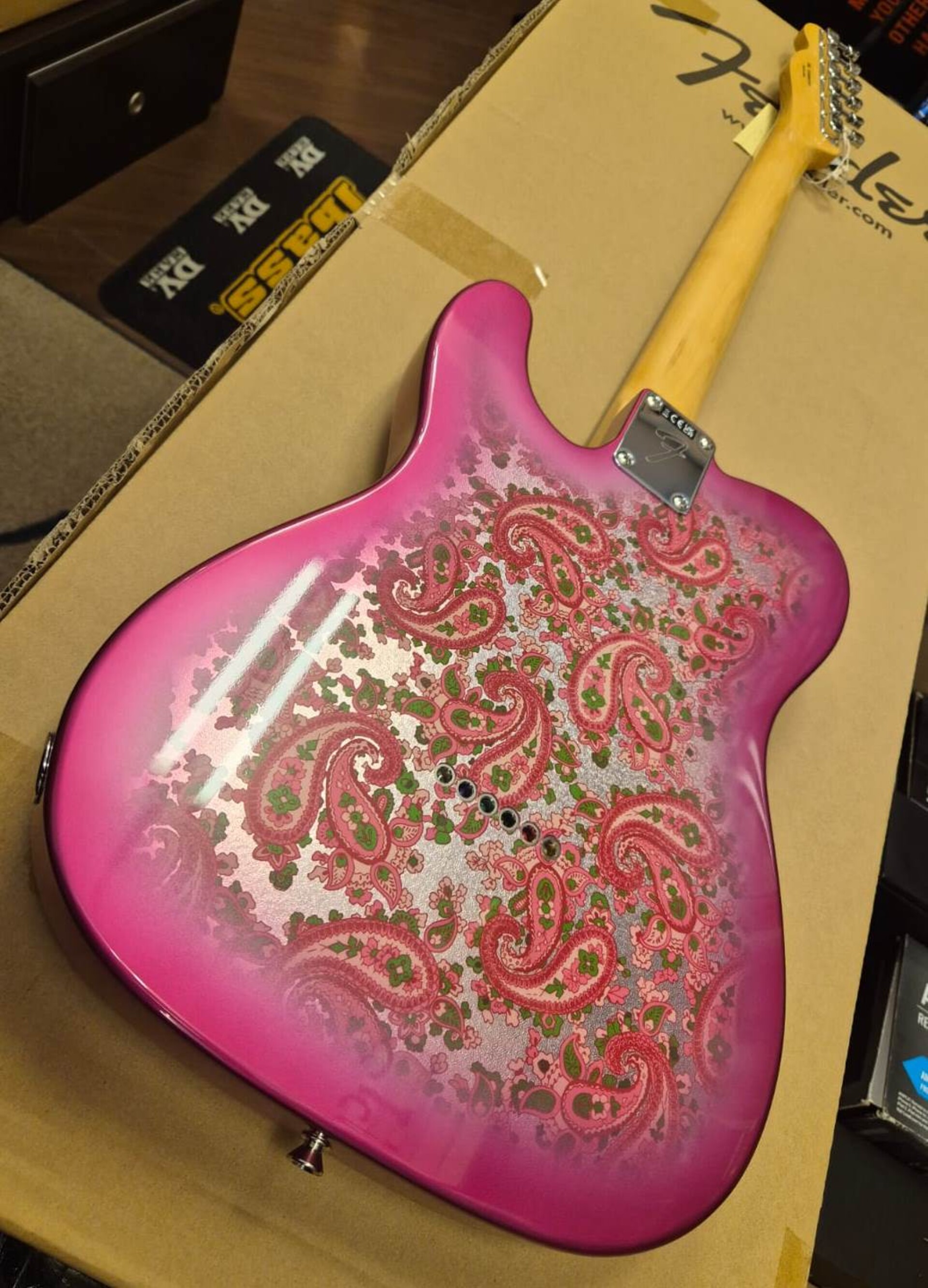 FENDER TELECASTER MADE IN JAPAN PINK PAISLEY LIMITED EDITION