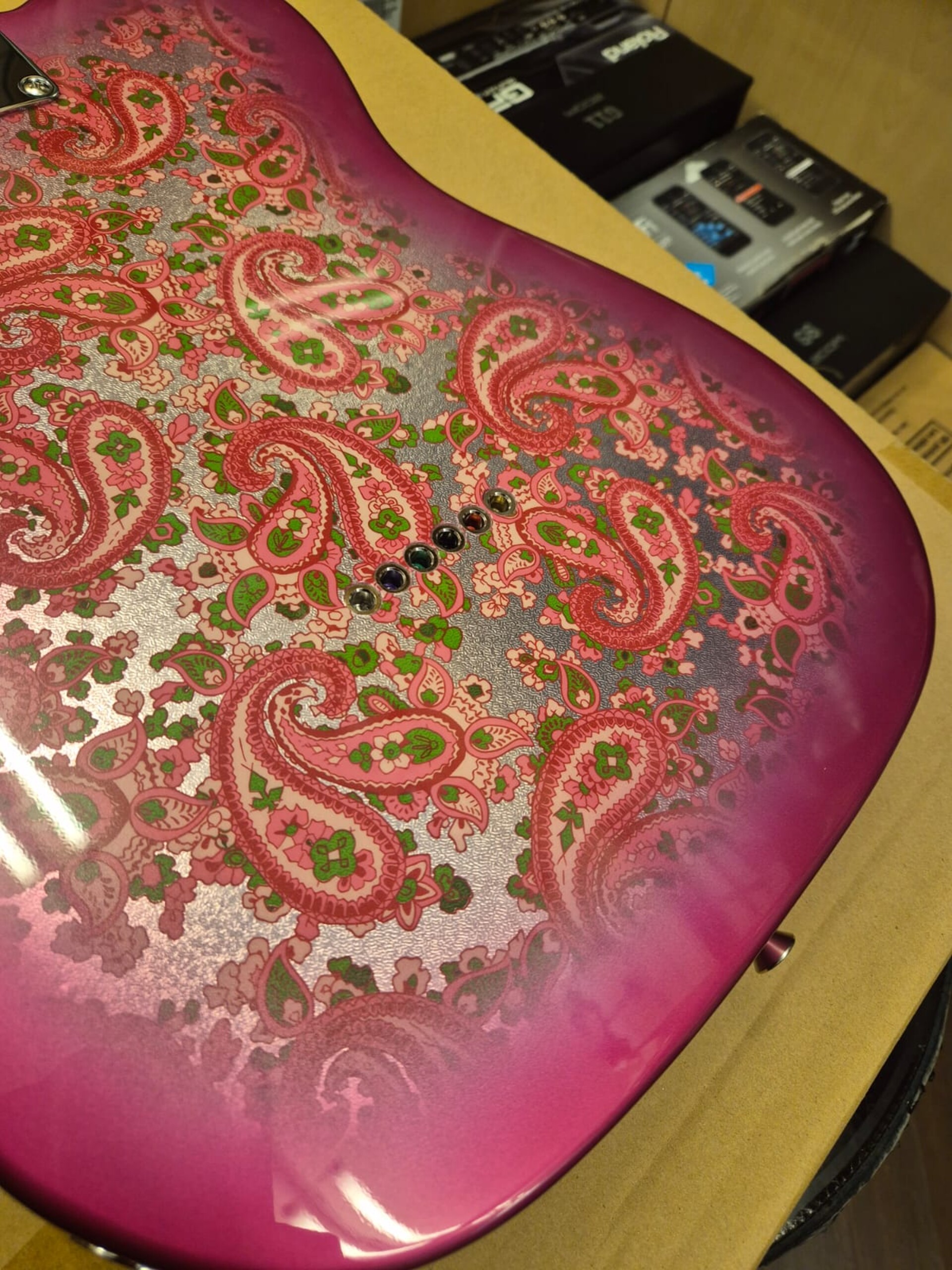 FENDER TELECASTER MADE IN JAPAN PINK PAISLEY LIMITED EDITION