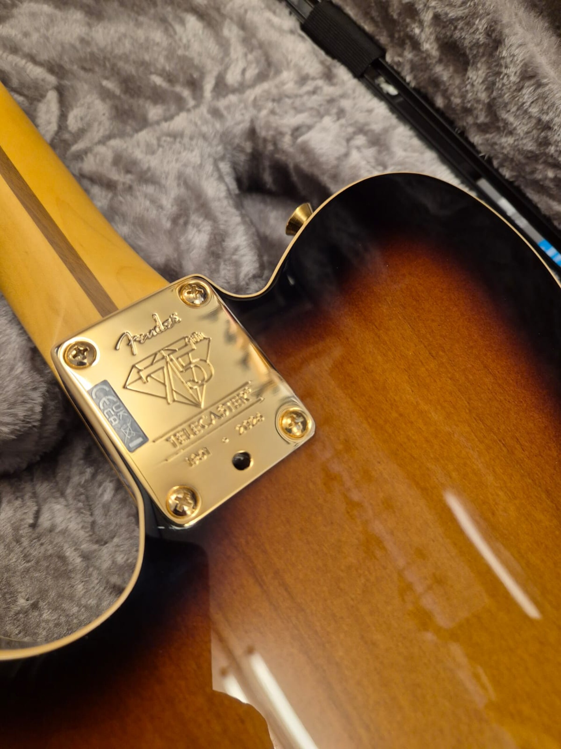 FENDER 75th ANNIVERSARY AMERICAN PROFESSIONAL CUSTOM TELECASTER