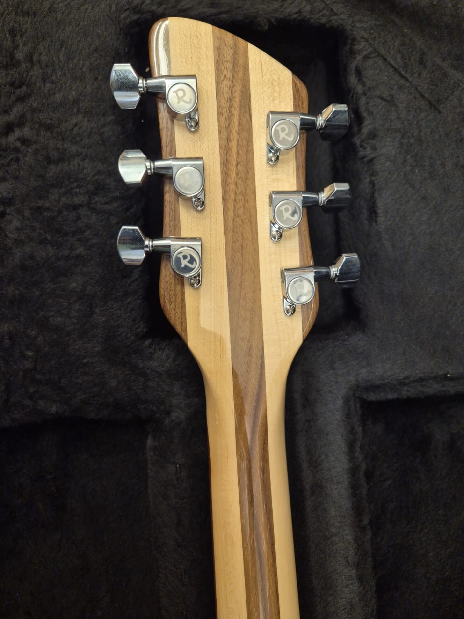 RICKENBACKER 330 MAPLE GLO