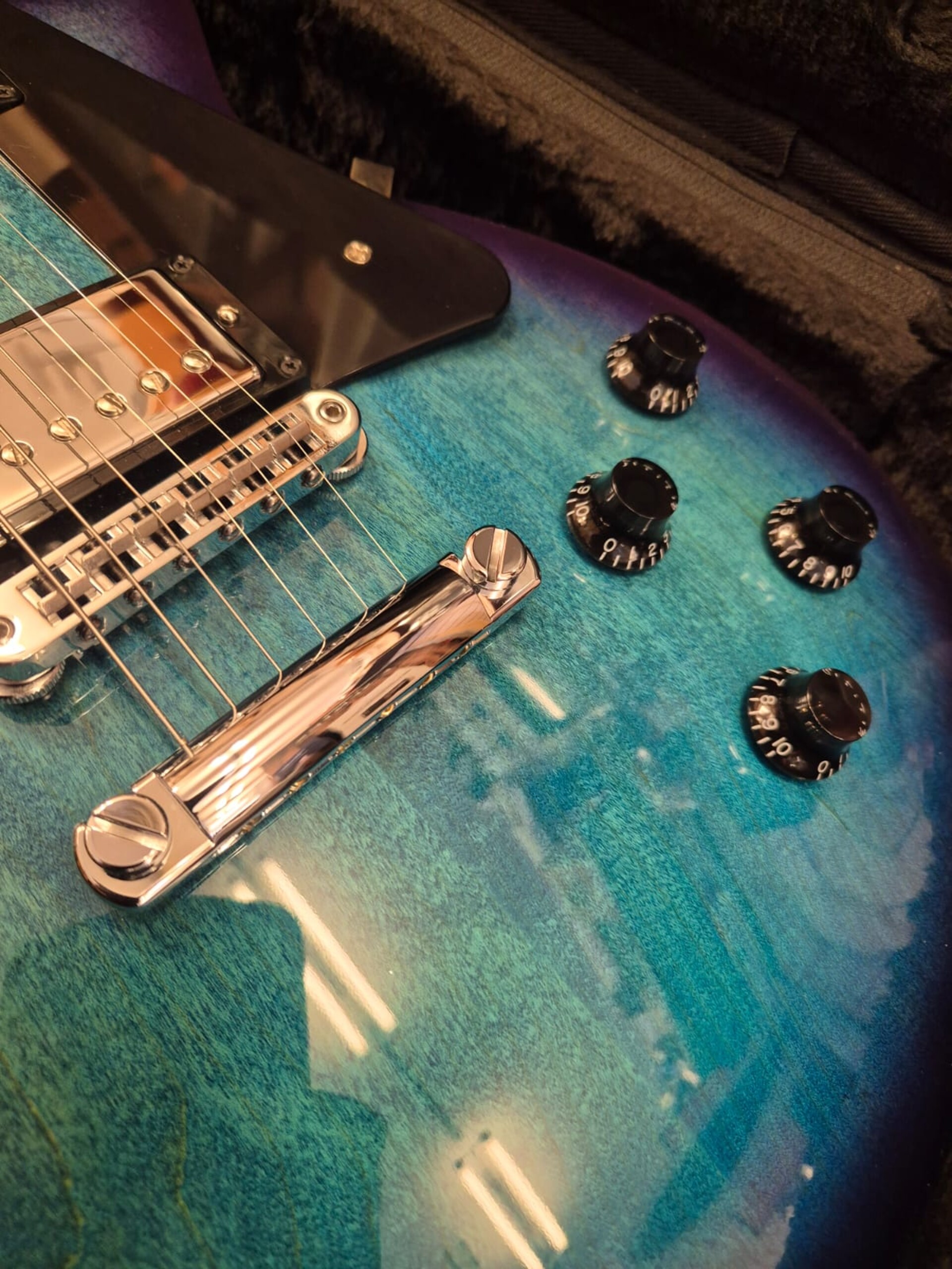 GIBSON LES PAUL STUDIO BLUEBERRY BURST