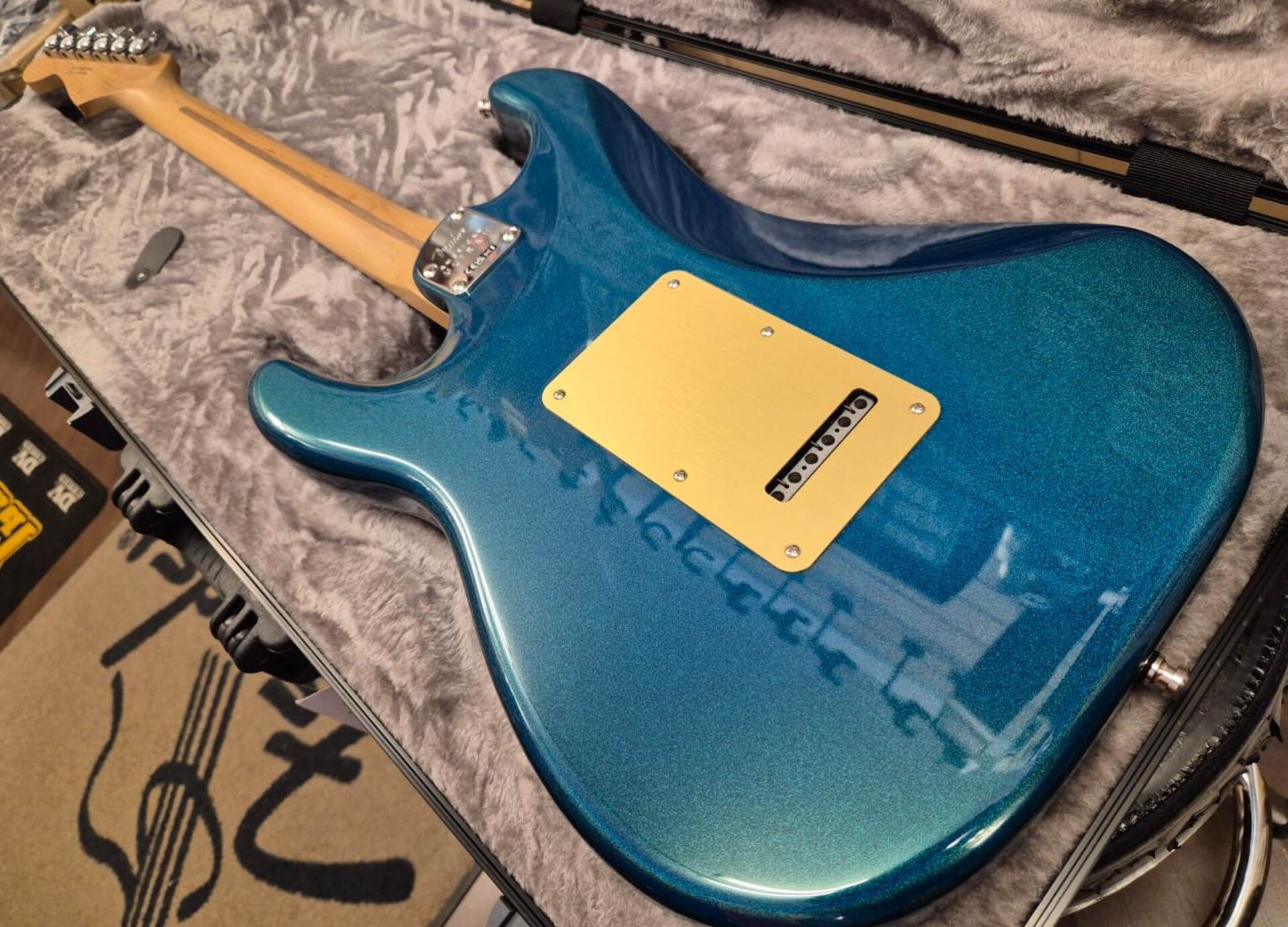 FENDER LTD AMERICAN ULTRA II STRATOCASTER HSS ROASTED MAPLE AURORA