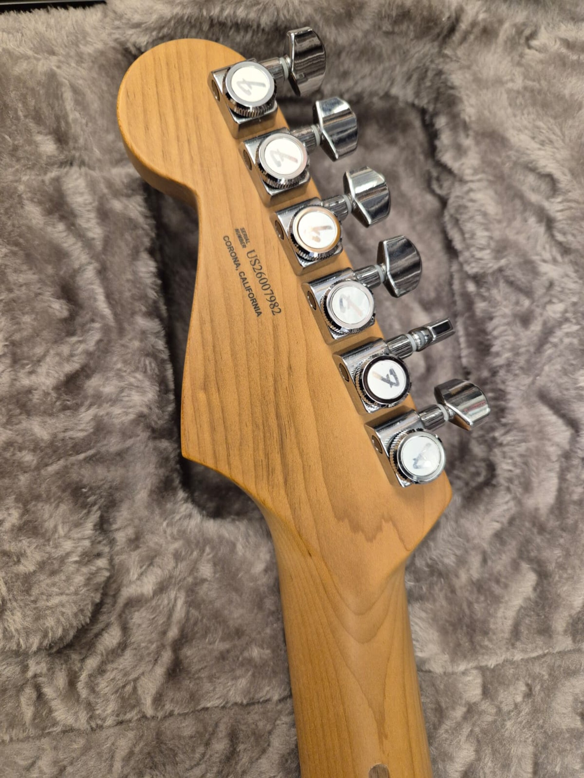 FENDER LTD AMERICAN ULTRA II STRATOCASTER HSS ROASTED MAPLE AURORA