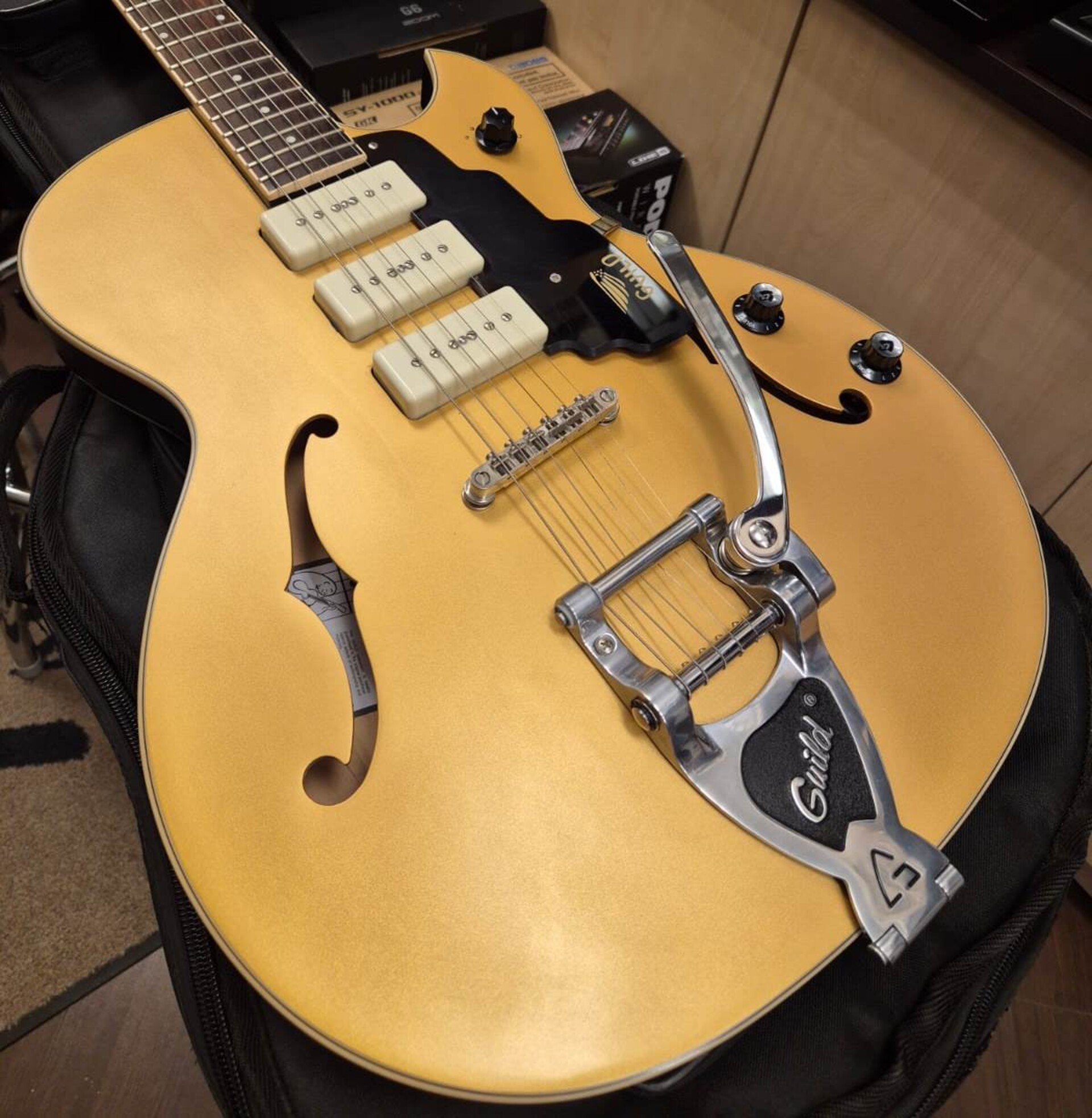 GUILD STARFIRE I JET 90 GOLD TOP