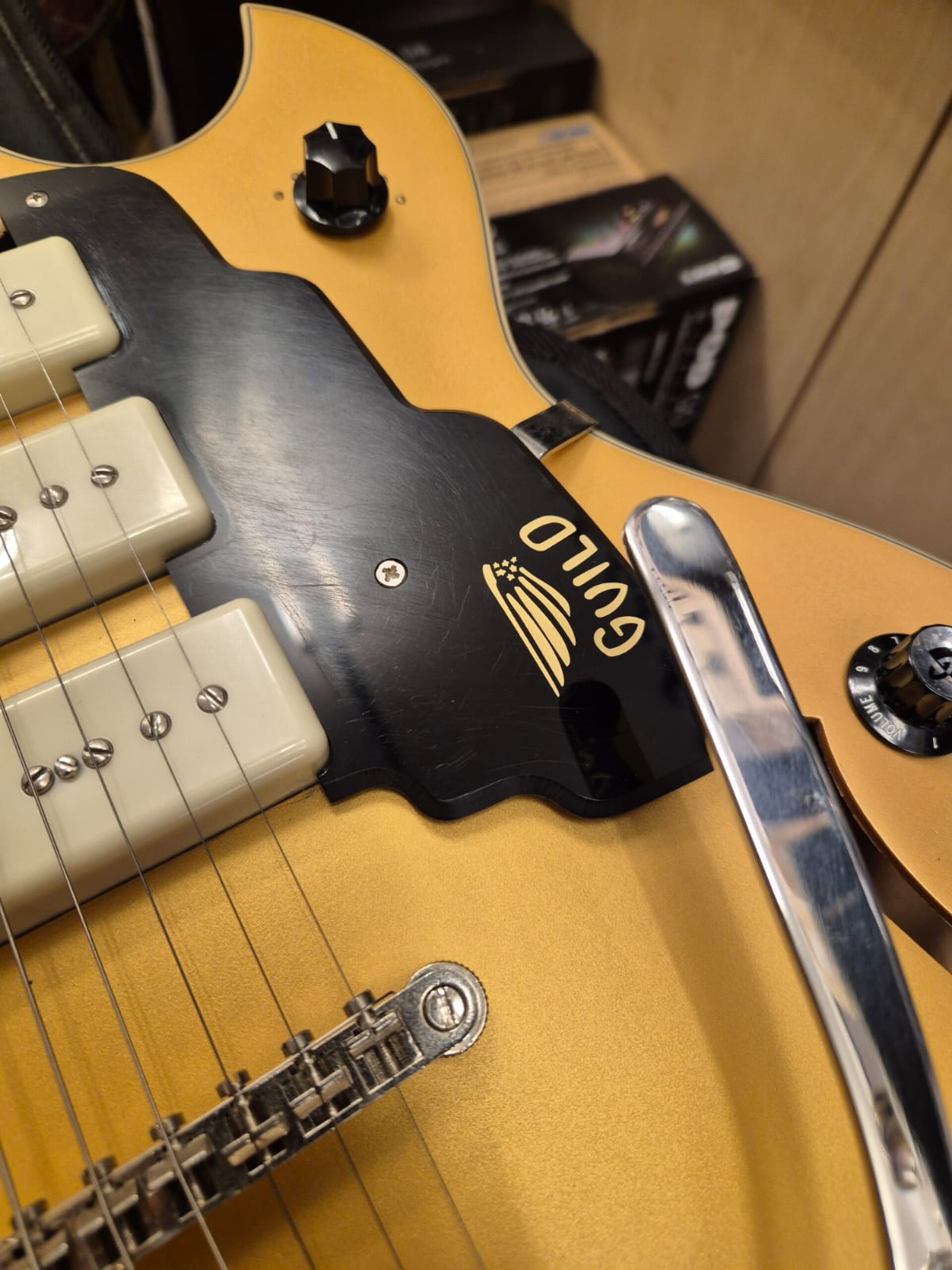 GUILD STARFIRE I JET 90 GOLD TOP