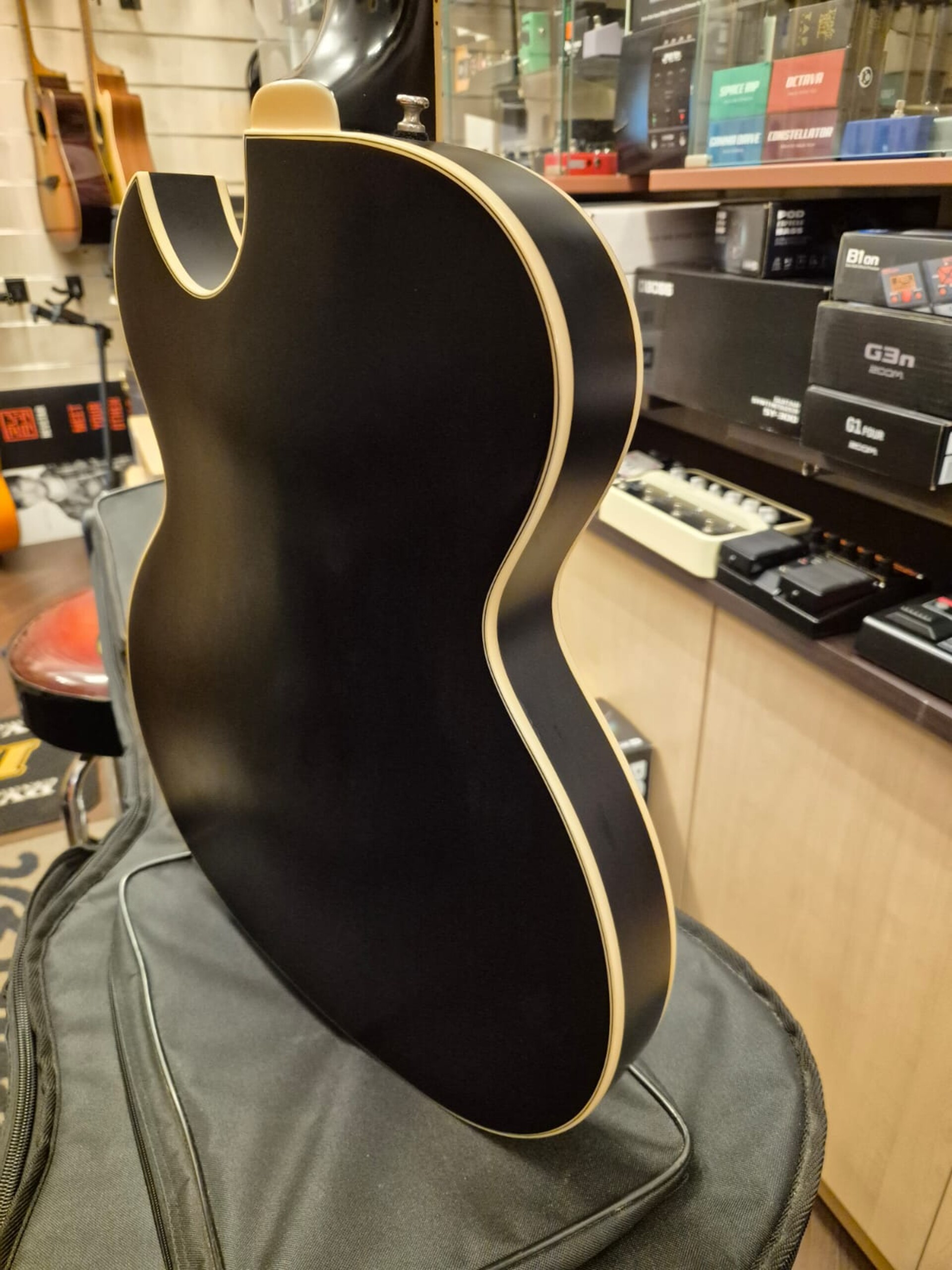 GUILD STARFIRE I JET 90 GOLD TOP