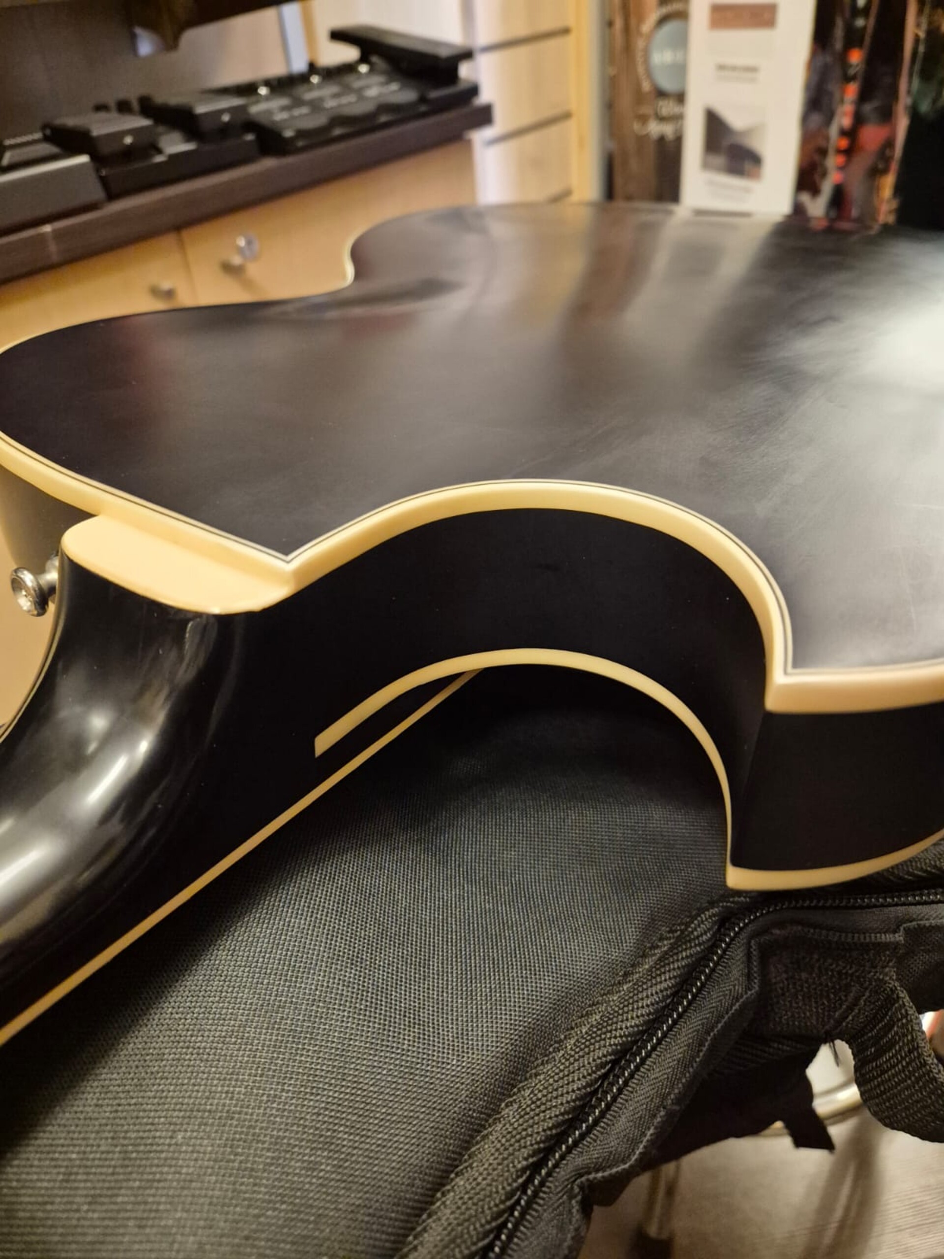 GUILD STARFIRE I JET 90 GOLD TOP