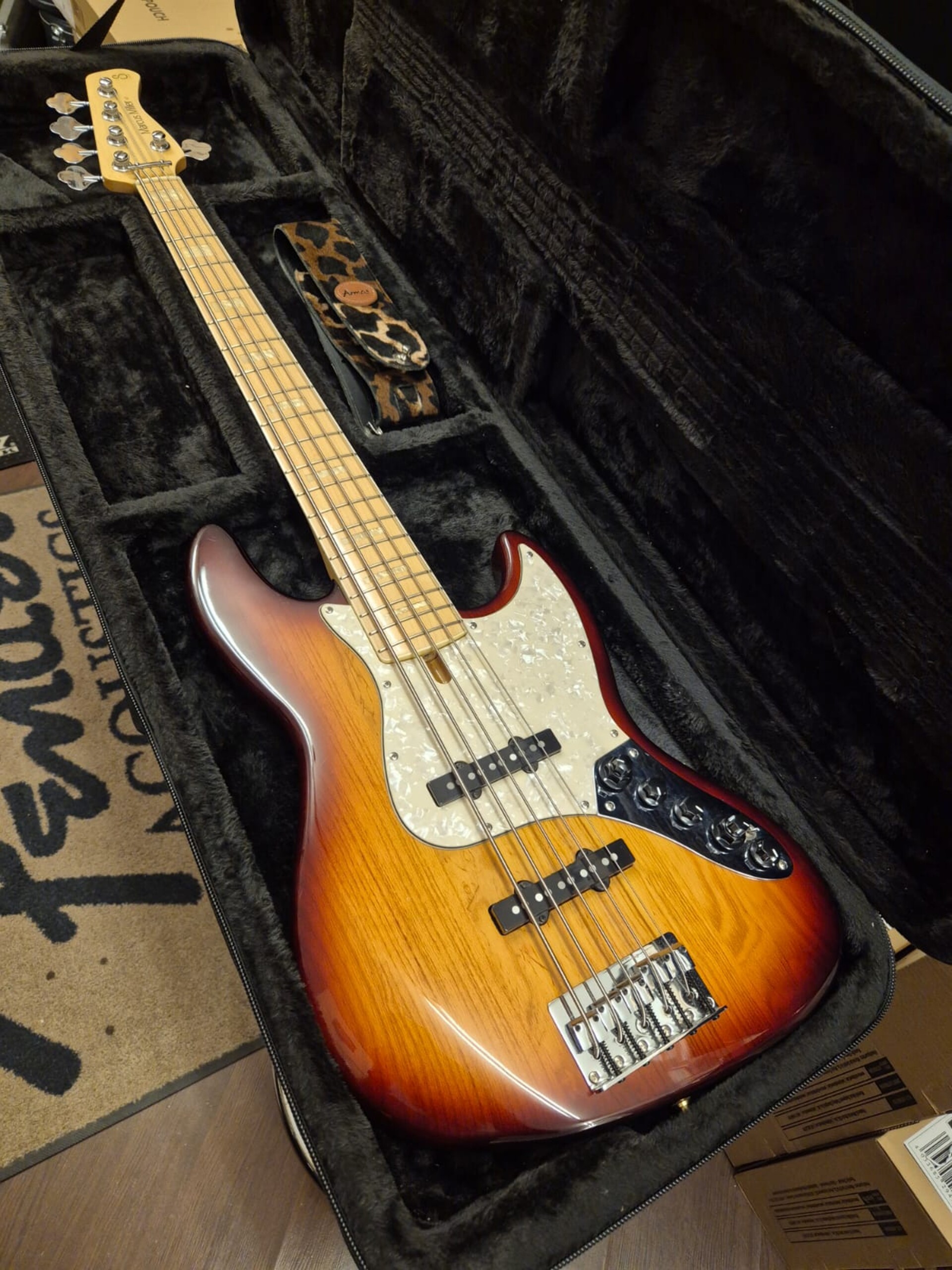 SIRE V7 MARCUS MILLER 5 CORDE