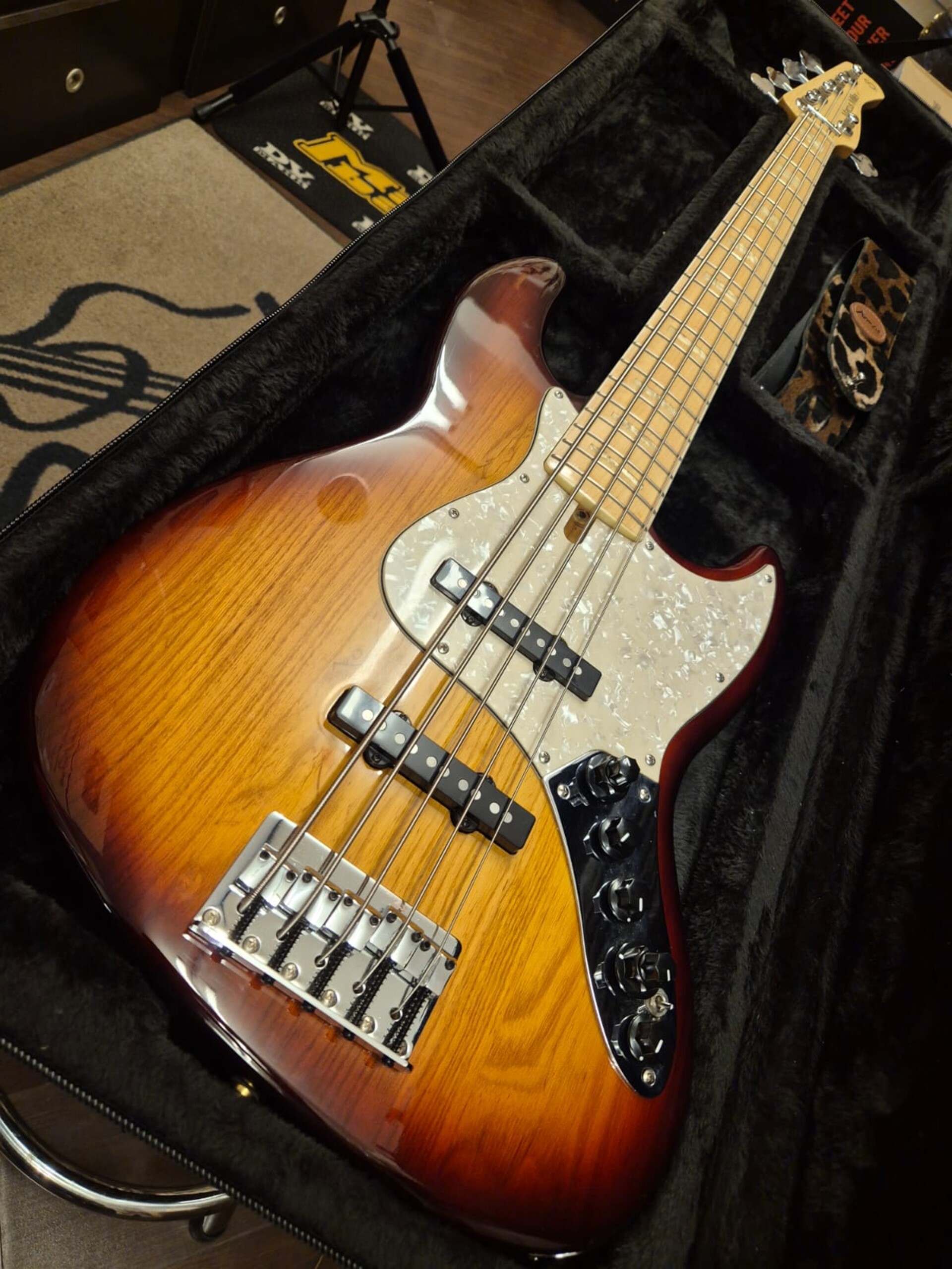 SIRE V7 MARCUS MILLER 5 CORDE
