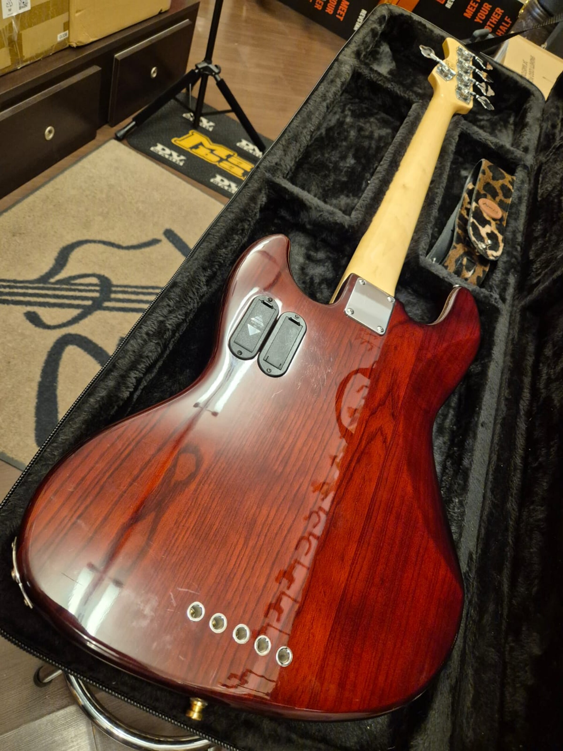 SIRE V7 MARCUS MILLER 5 CORDE