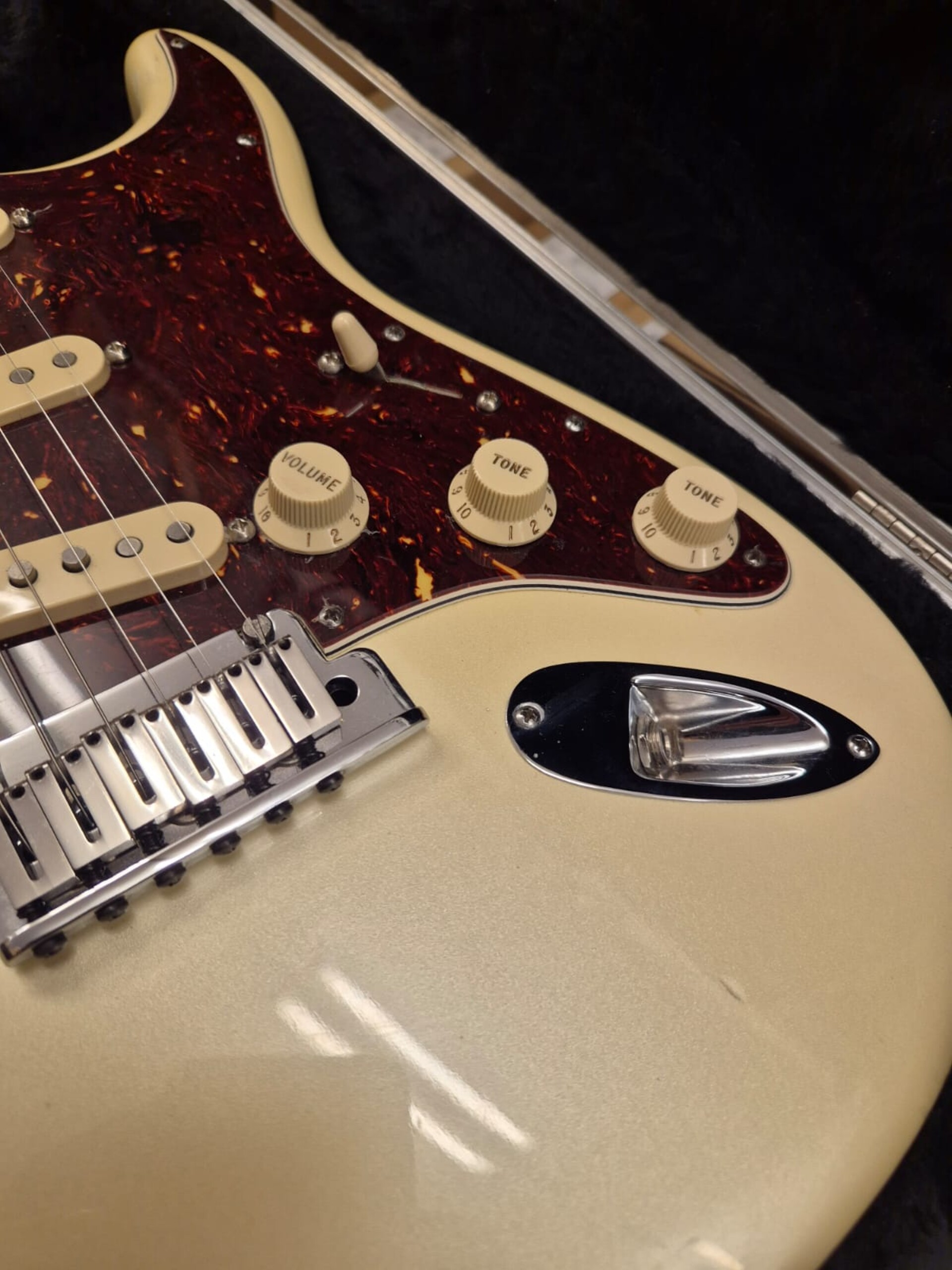 FENDER AMERICAN DELUXE STRATOCASTER OLYMPIC PEARL