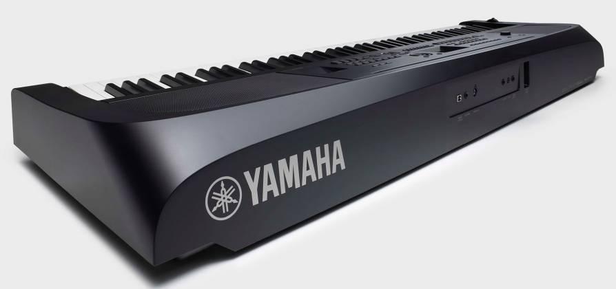 YAMAHA DGX670 BLACK