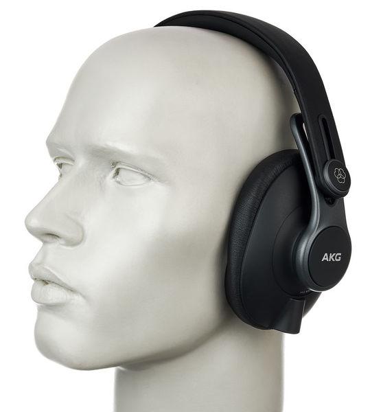 AKG K371