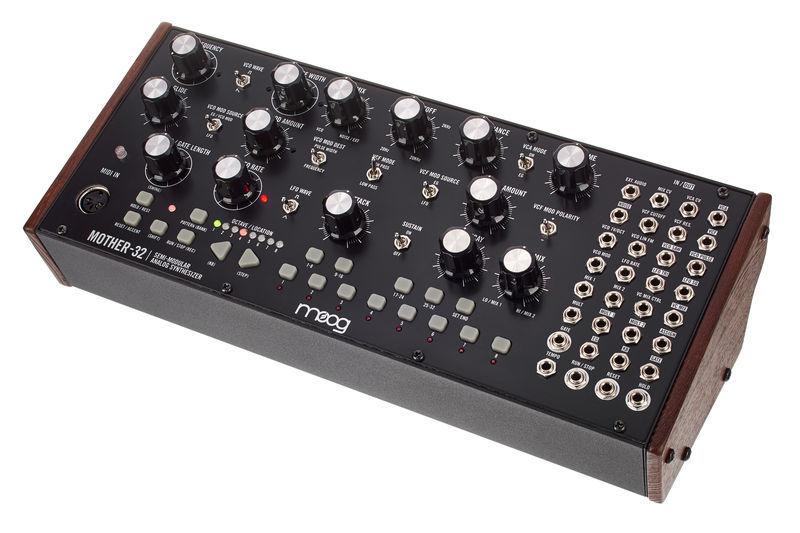 MOOG MOTHER 32