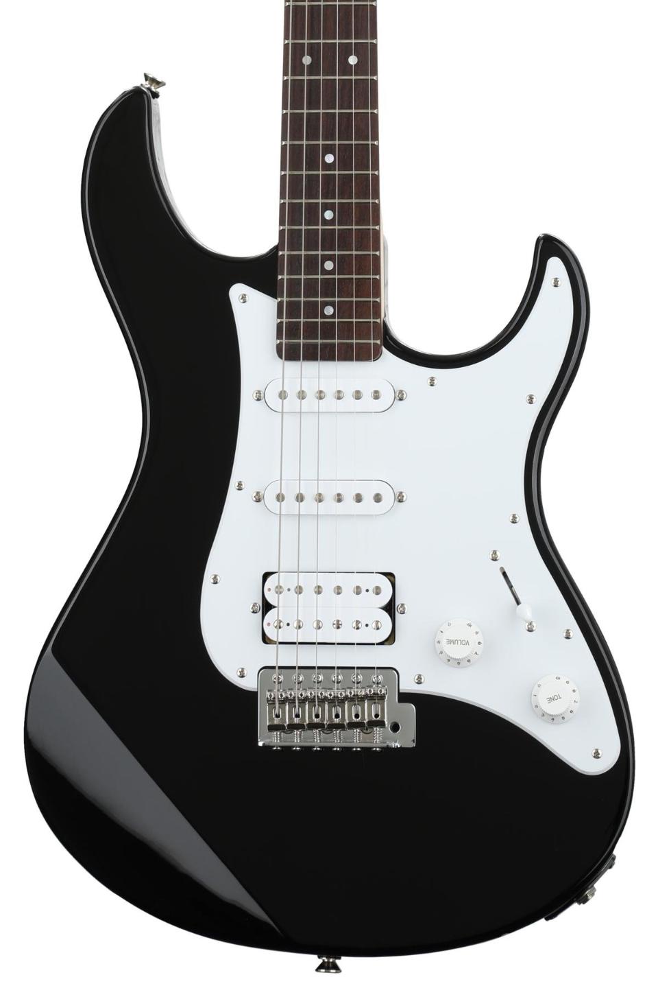 YAMAHA PACIFICA 112J BLACK