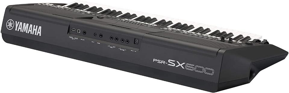 YAMAHA PSR SX600