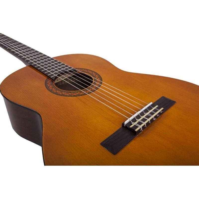 YAMAHA C40