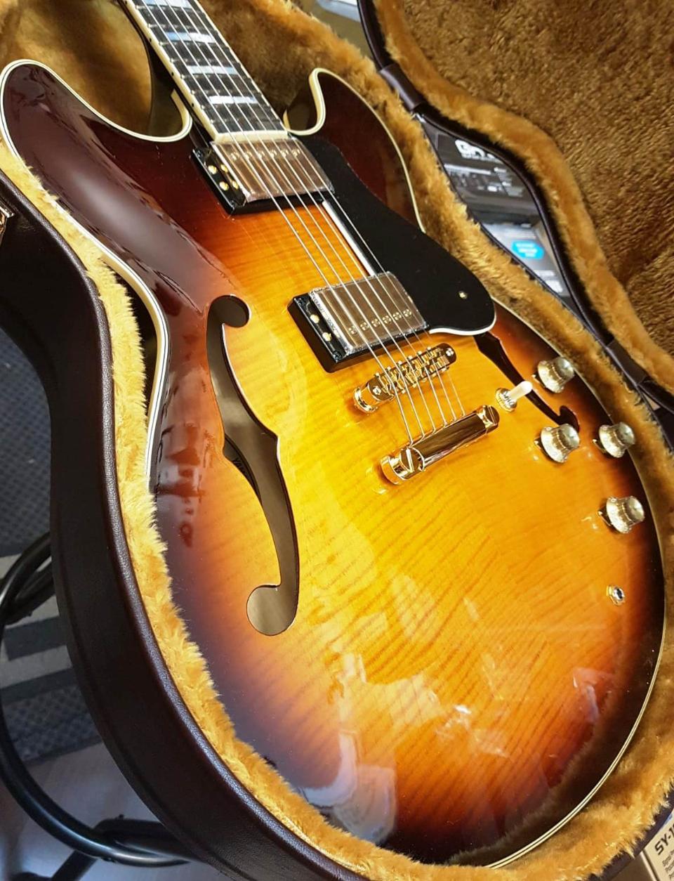 YAMAHA SA2200 BS BROWN SUNBURST