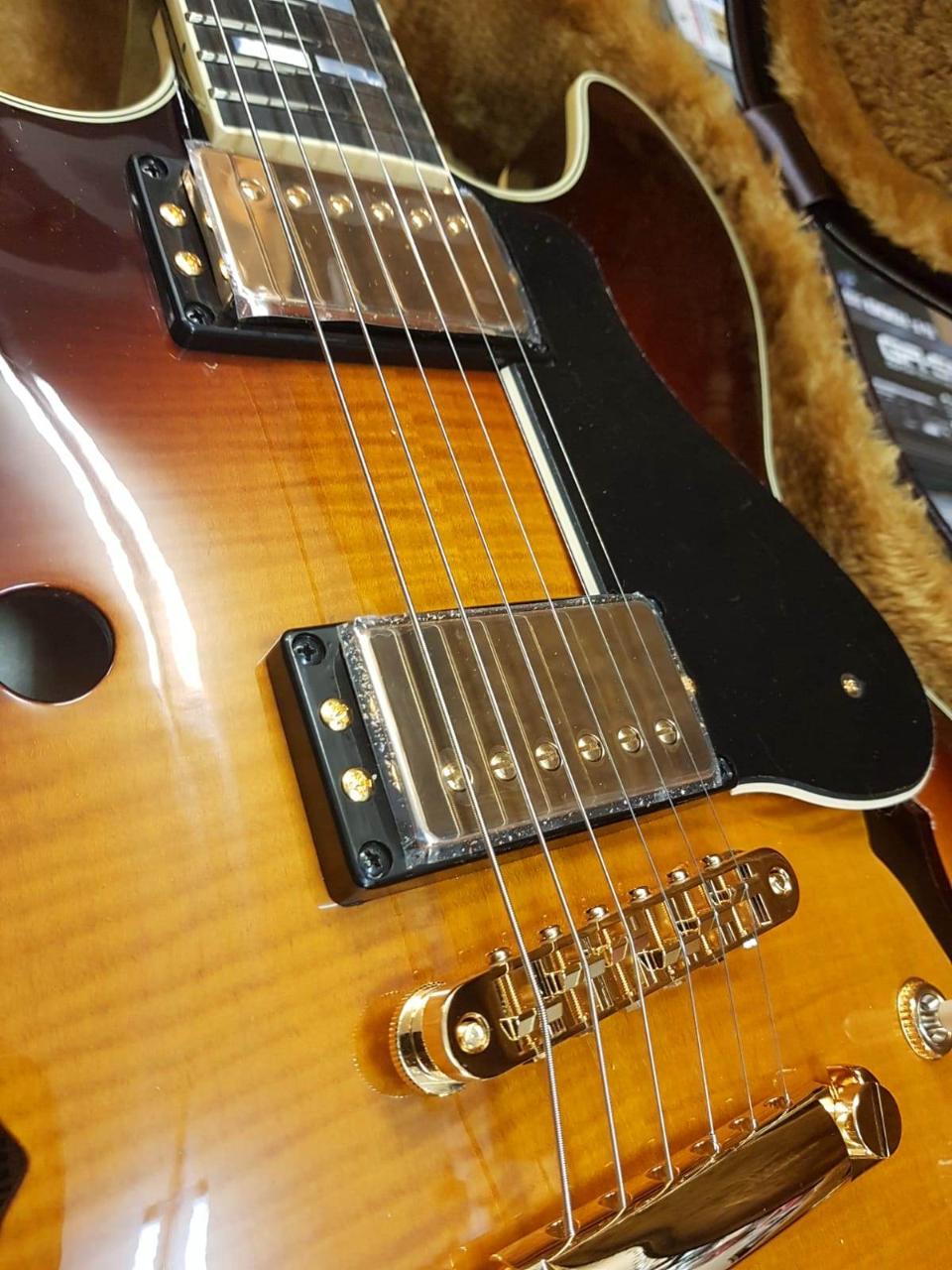 YAMAHA SA2200 BS BROWN SUNBURST