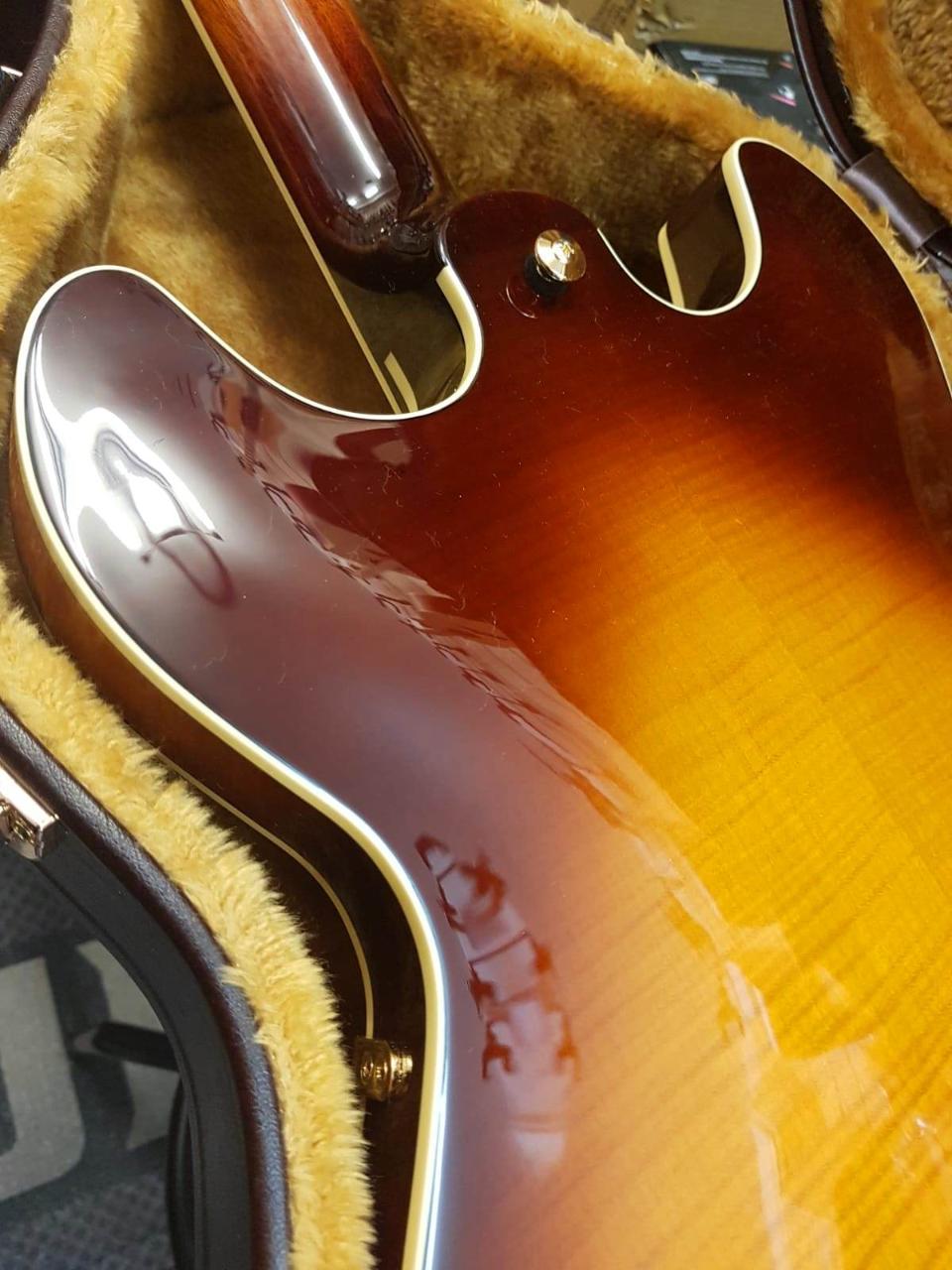 YAMAHA SA2200 BS BROWN SUNBURST