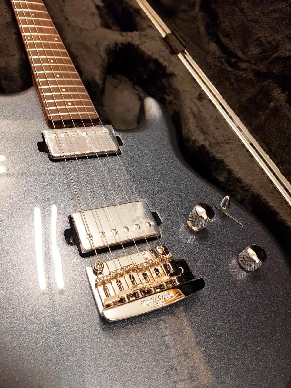 MUSIC MAN LUKE III HH BODHI BLUE