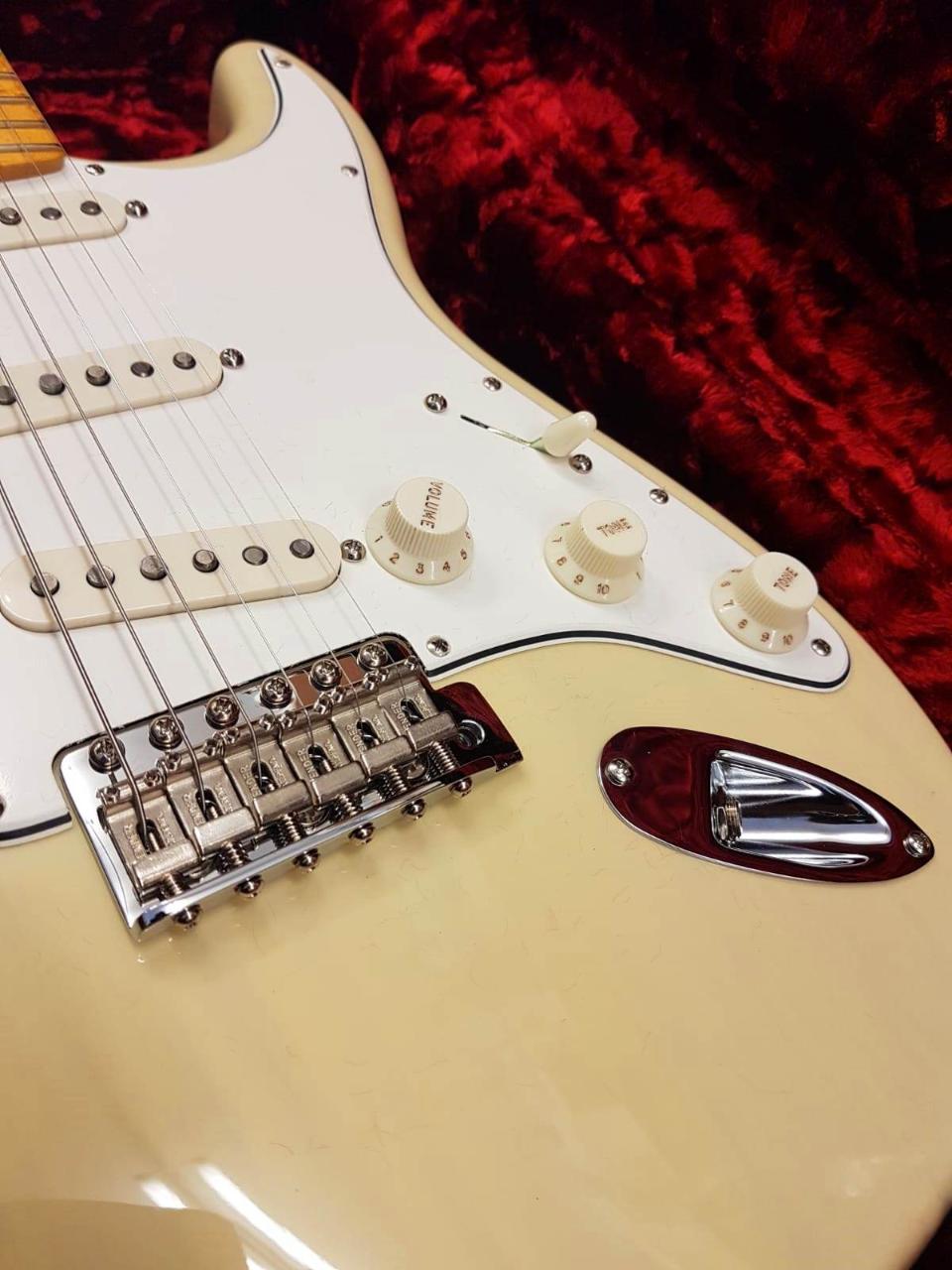 FENDER CUSTOM SHOP AMERICAN CUSTOM STRATOCASTER NOS VINTAGE BLONDE