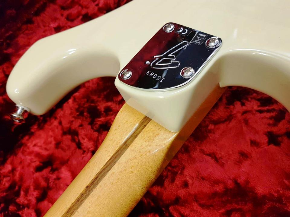 FENDER CUSTOM SHOP AMERICAN CUSTOM STRATOCASTER NOS VINTAGE BLONDE
