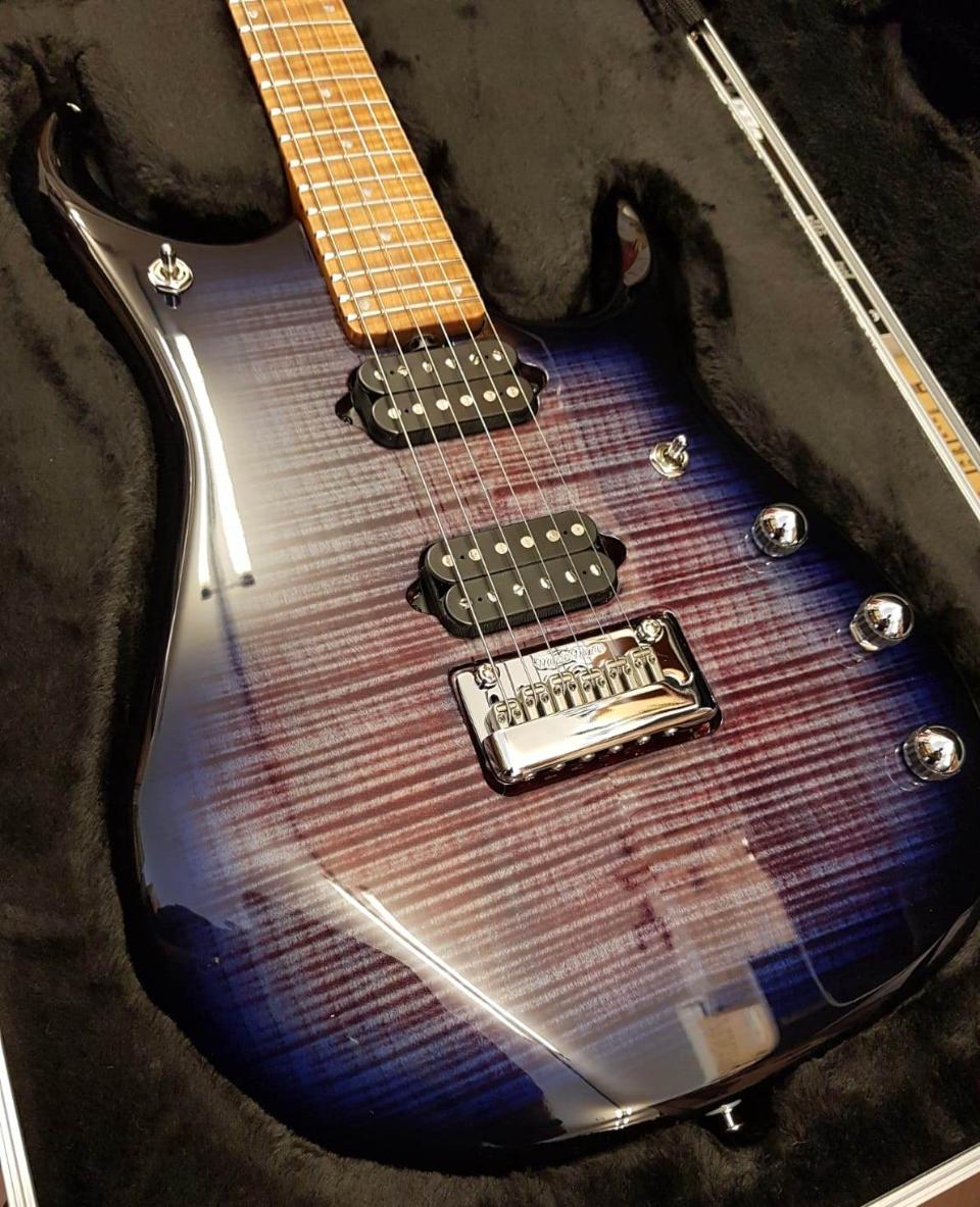 MUSIC MAN JP15 JOHN PETRUCCI SIGNATURE FLAME TOP PURPLE NEBULA