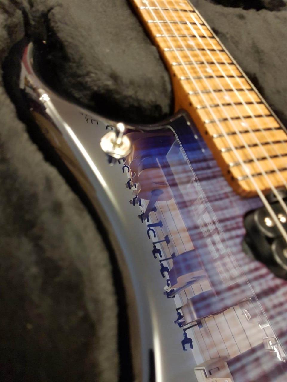 MUSIC MAN JP15 JOHN PETRUCCI SIGNATURE FLAME TOP PURPLE NEBULA