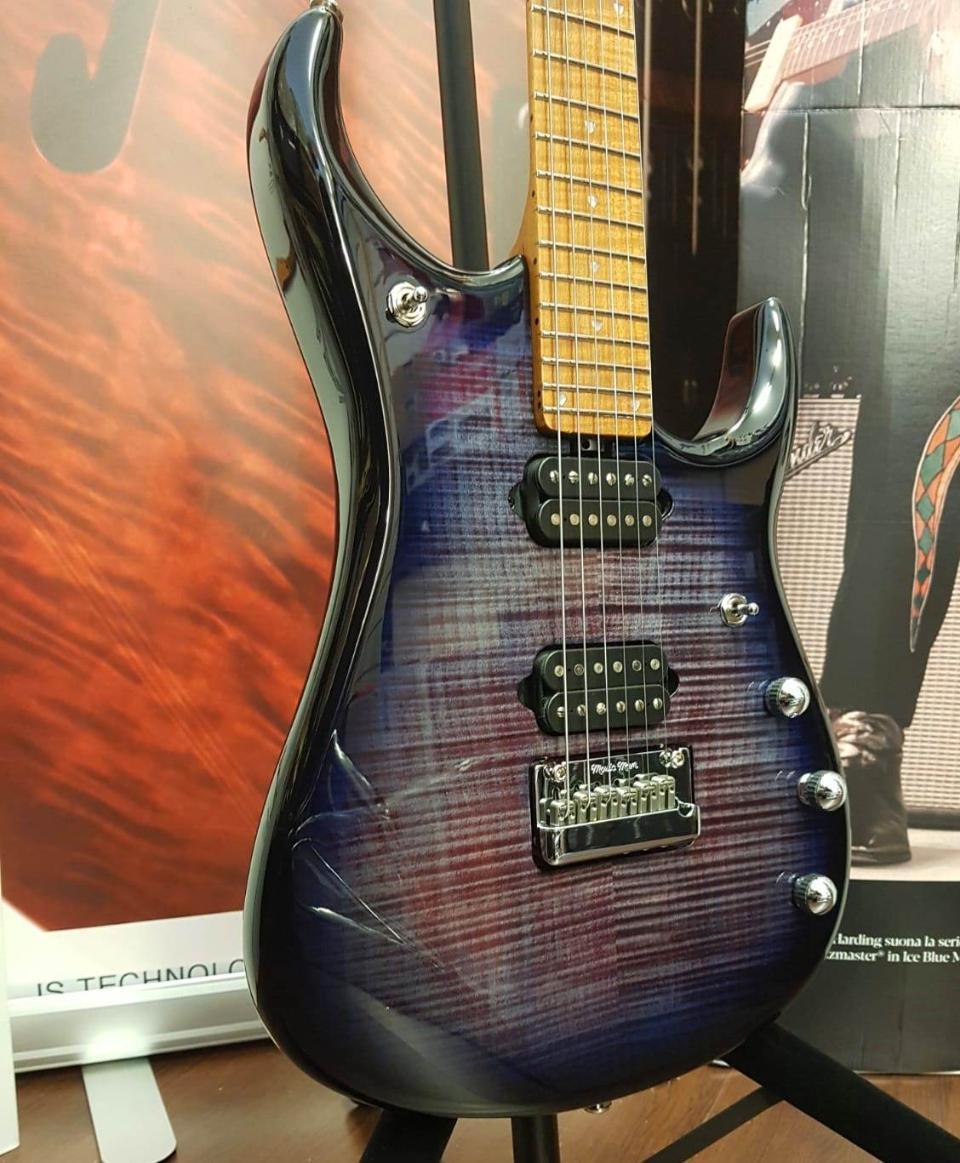 MUSIC MAN JP15 JOHN PETRUCCI SIGNATURE FLAME TOP PURPLE NEBULA