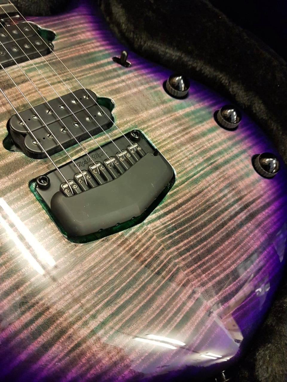 MUSIC MAN MAJESTY JOHN PETRUCCI SIGNATURE FLAME MAPLE TOP CRYSTAL AMETHYST LTD EDITION 2023 N.46/125