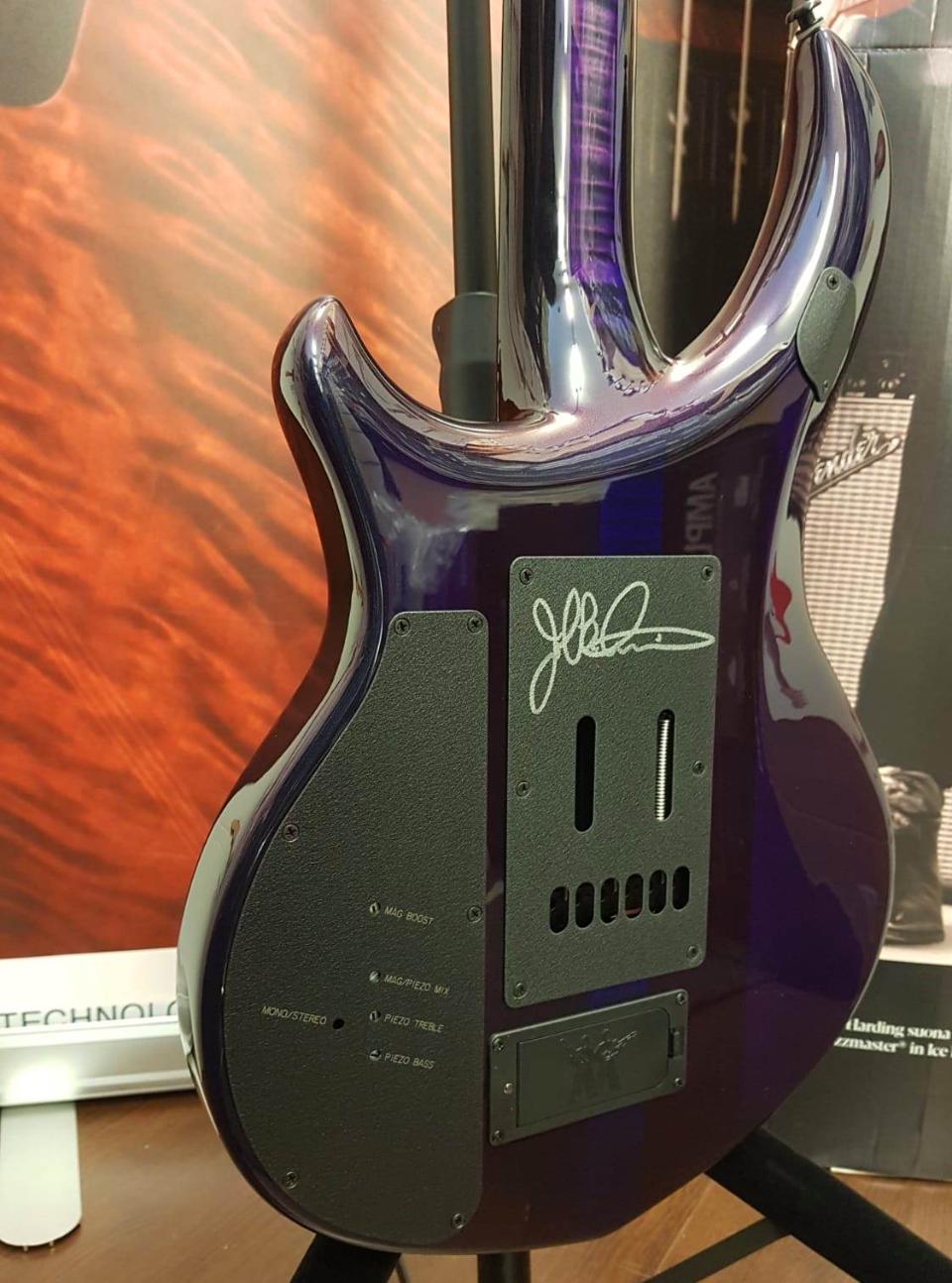 MUSIC MAN MAJESTY JOHN PETRUCCI SIGNATURE FLAME MAPLE TOP CRYSTAL AMETHYST LTD EDITION 2023 N.46/125