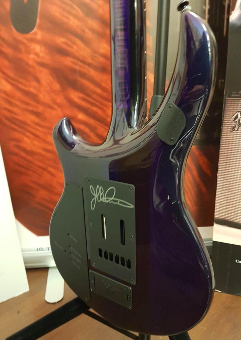 MUSIC MAN MAJESTY JOHN PETRUCCI SIGNATURE FLAME MAPLE TOP CRYSTAL AMETHYST LTD EDITION 2023 N.46/125