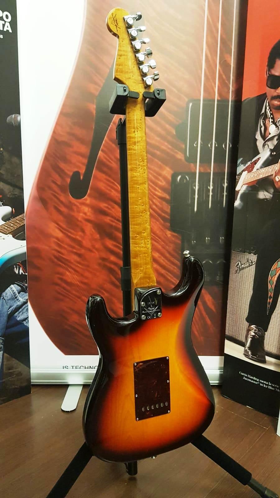 Fender Custom Shop American Custom Stratocaster NOS Rosewood Fingerboard Chocolate 3-Color Sunburst
