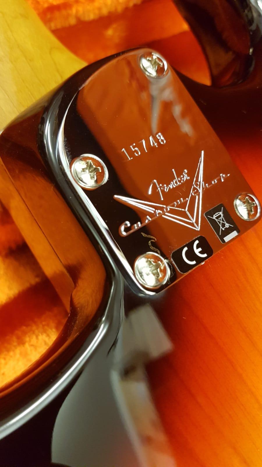 Fender Custom Shop American Custom Stratocaster NOS Rosewood Fingerboard Chocolate 3-Color Sunburst