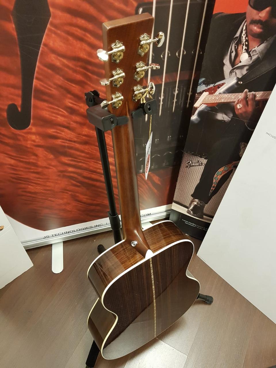 MARTIN OM28E REIMAGINED L.R BAGGS ANTHEM