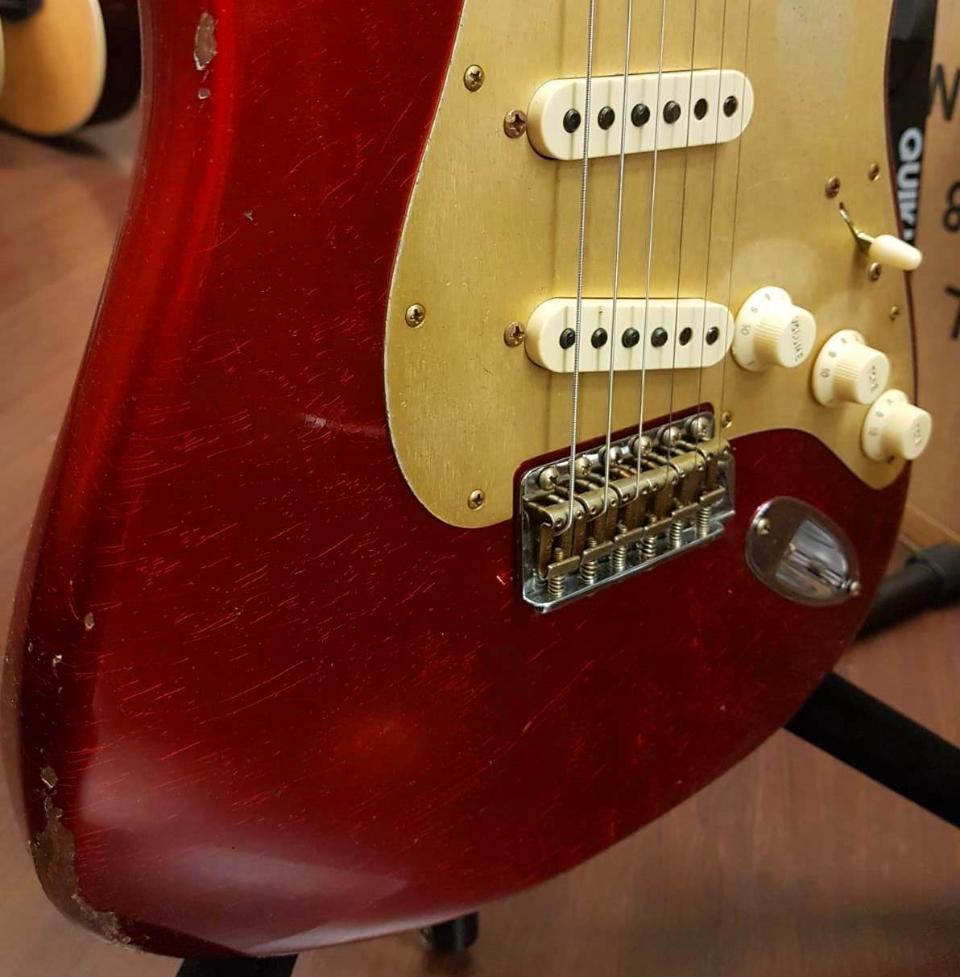 FENDER CUSTOM SHOP LTD STRATOCASTER "BIG HEAD" RELIC RW AGED CANDY APPLE