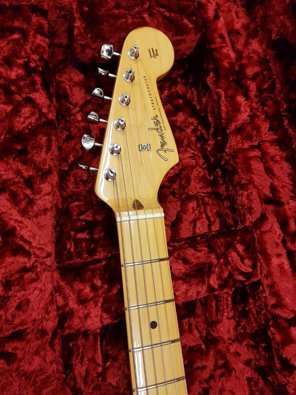 FENDER AMERICAN VINTAGE II 1957 STRATOCASTER MN 2 COLOR SUNBURST