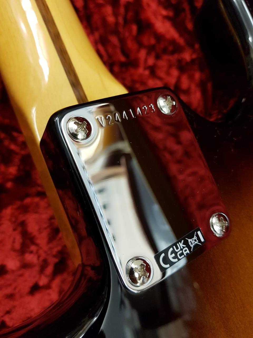 FENDER AMERICAN VINTAGE II 1957 STRATOCASTER MN 2 COLOR SUNBURST