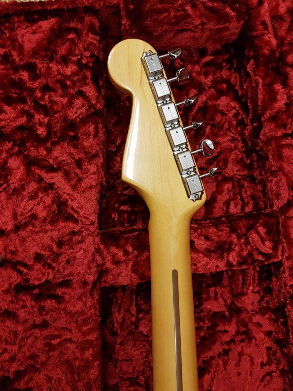 FENDER AMERICAN VINTAGE II 1957 STRATOCASTER MN 2 COLOR SUNBURST